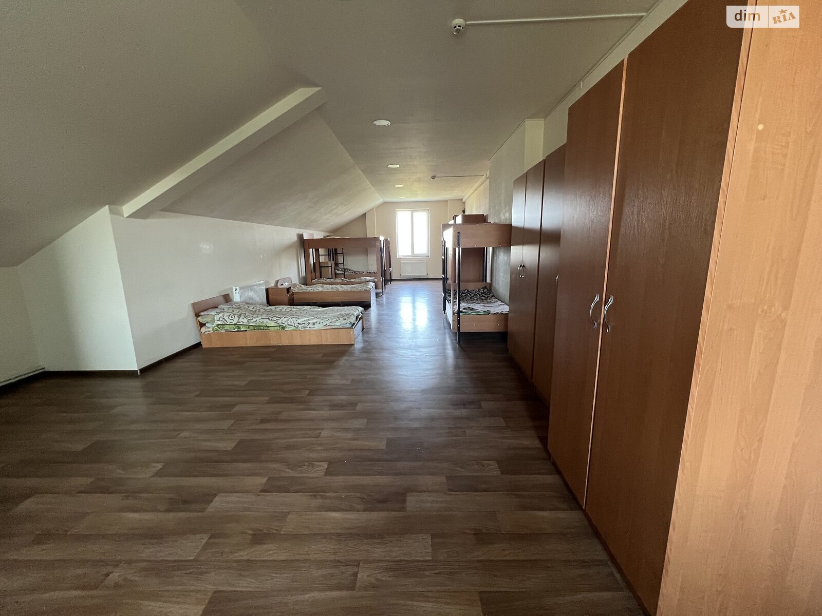 трехэтажный дом, 1100 кв. м, кирпич. Сдается помесячно в Днепре, в районе Лоцкамянка фото 1 трехэтажный дом, 1100 кв. м, кирпич. Сдается помесячно в Днепре, в районе Лоцкамянка фото 1