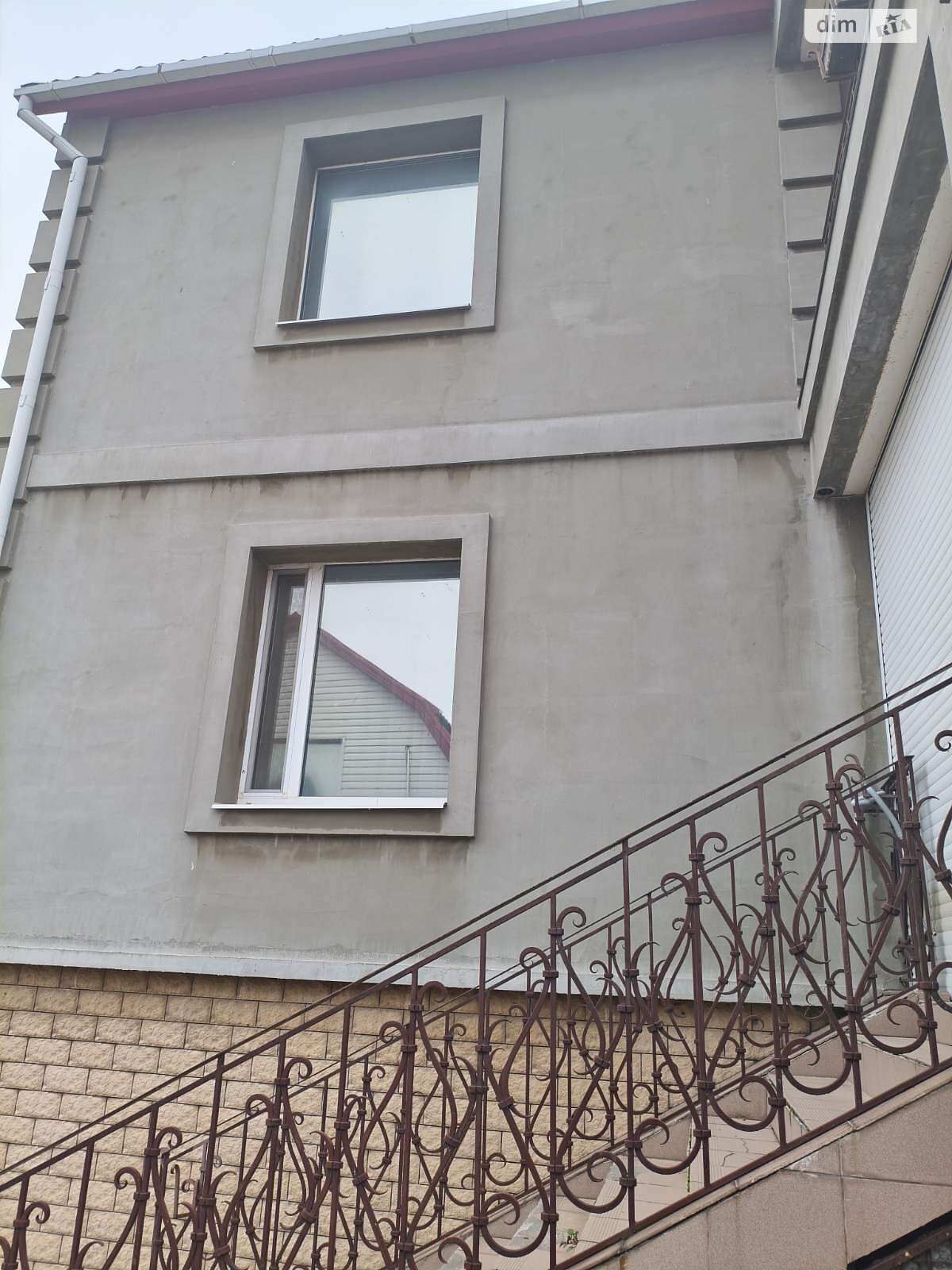 двухэтажный дом с гаражом, 200 кв. м, кирпич. Сдается помесячно в Днепре, в районе Набережная фото 1 двухэтажный дом с гаражом, 200 кв. м, кирпич. Сдается помесячно в Днепре, в районе Набережная фото 1