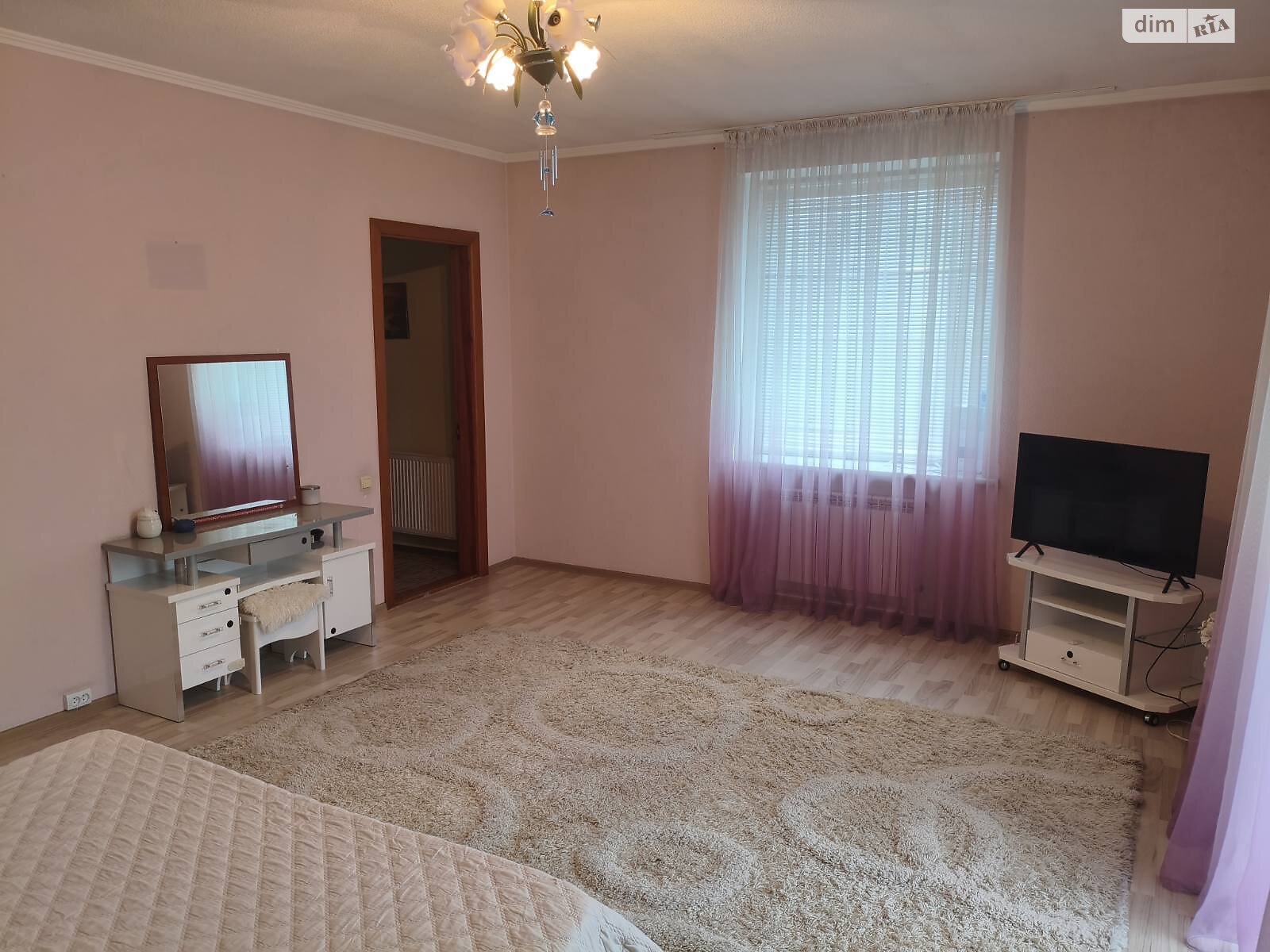 двухэтажный дом с гаражом, 200 кв. м, кирпич. Сдается помесячно в Днепре, в районе Набережная фото 1 двухэтажный дом с гаражом, 200 кв. м, кирпич. Сдается помесячно в Днепре, в районе Набережная фото 1