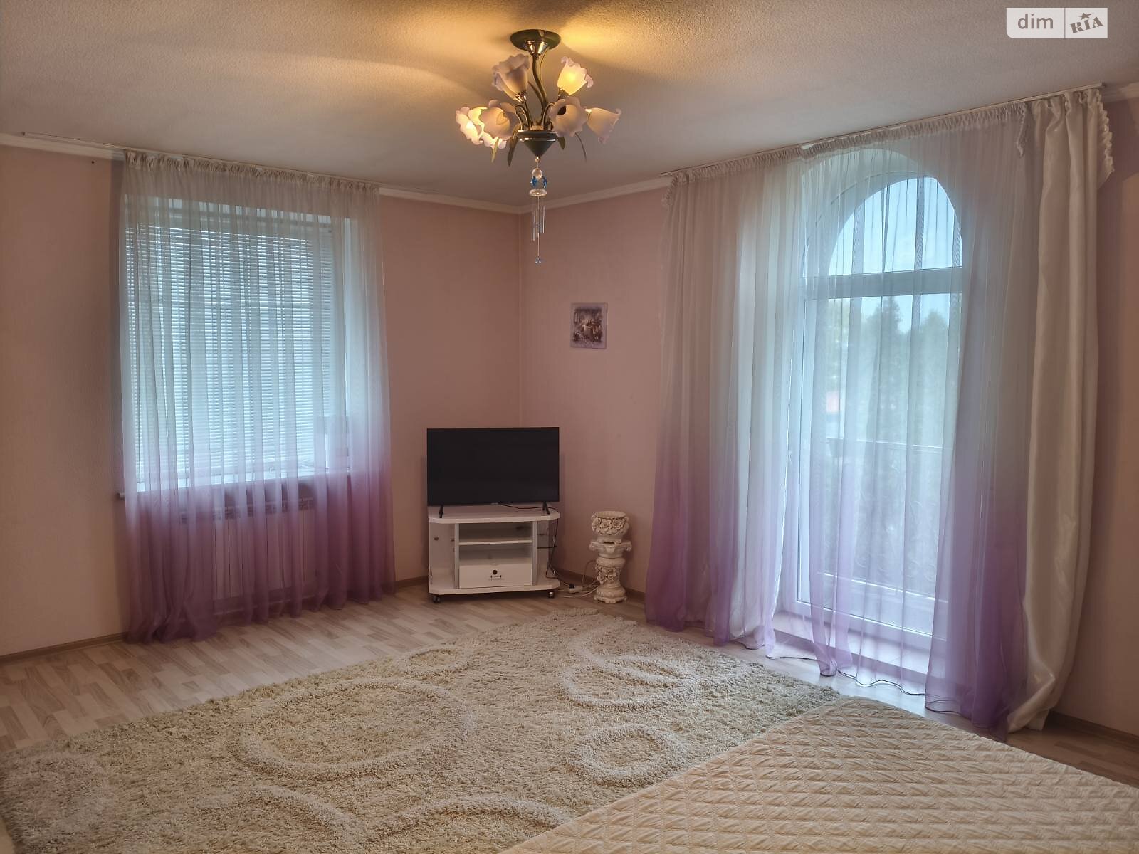 двухэтажный дом с гаражом, 200 кв. м, кирпич. Сдается помесячно в Днепре, в районе Набережная фото 1 двухэтажный дом с гаражом, 200 кв. м, кирпич. Сдается помесячно в Днепре, в районе Набережная фото 1