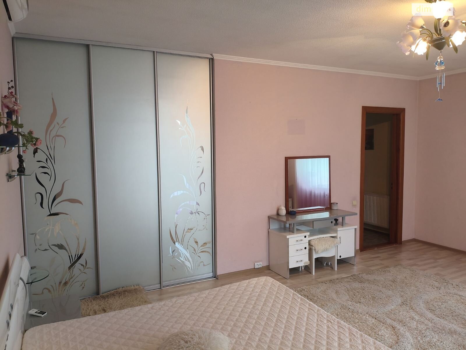 двухэтажный дом с гаражом, 200 кв. м, кирпич. Сдается помесячно в Днепре, в районе Набережная фото 1 двухэтажный дом с гаражом, 200 кв. м, кирпич. Сдается помесячно в Днепре, в районе Набережная фото 1