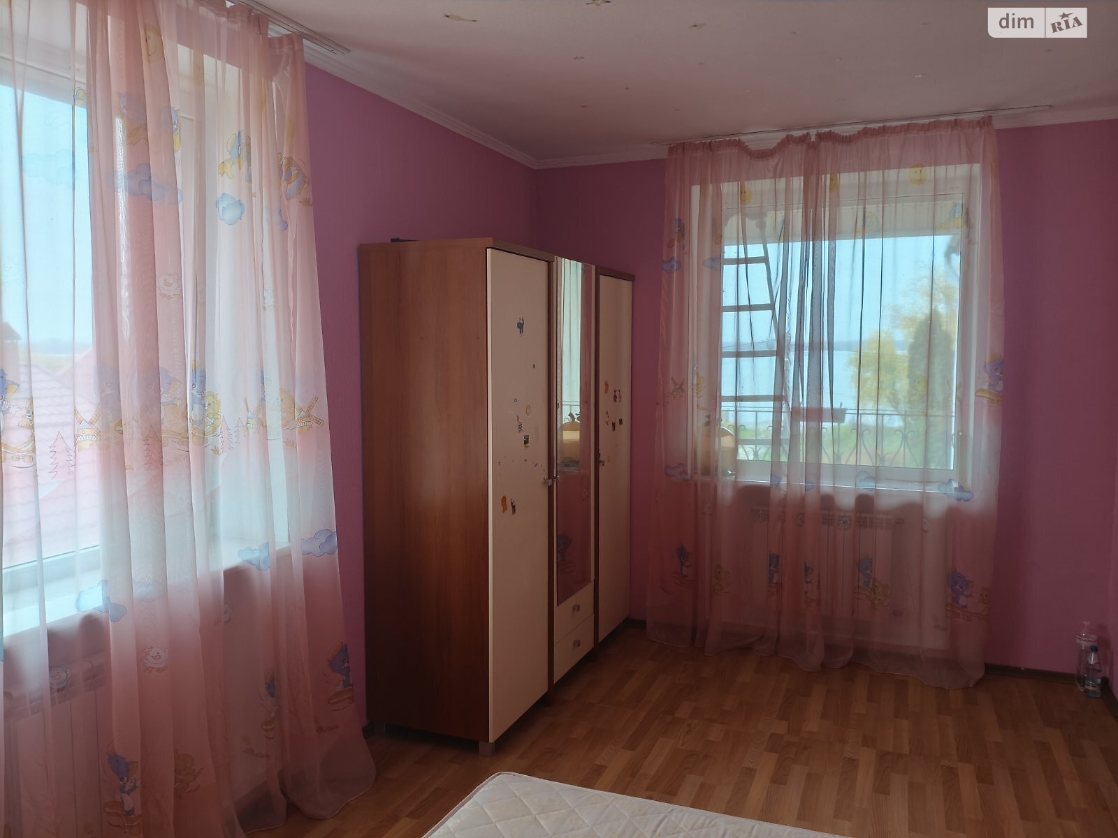 двухэтажный дом с гаражом, 200 кв. м, кирпич. Сдается помесячно в Днепре, в районе Набережная фото 1 двухэтажный дом с гаражом, 200 кв. м, кирпич. Сдается помесячно в Днепре, в районе Набережная фото 1