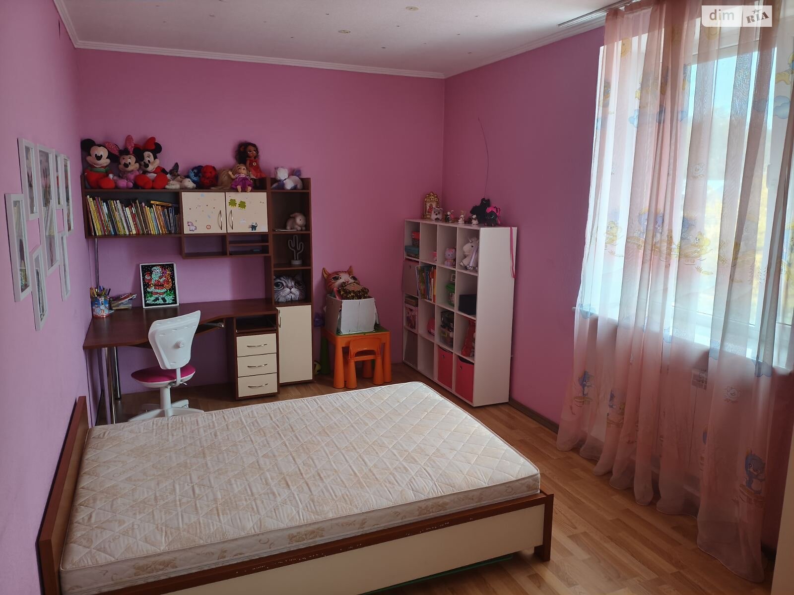 двухэтажный дом с гаражом, 200 кв. м, кирпич. Сдается помесячно в Днепре, в районе Набережная фото 1 двухэтажный дом с гаражом, 200 кв. м, кирпич. Сдается помесячно в Днепре, в районе Набережная фото 1