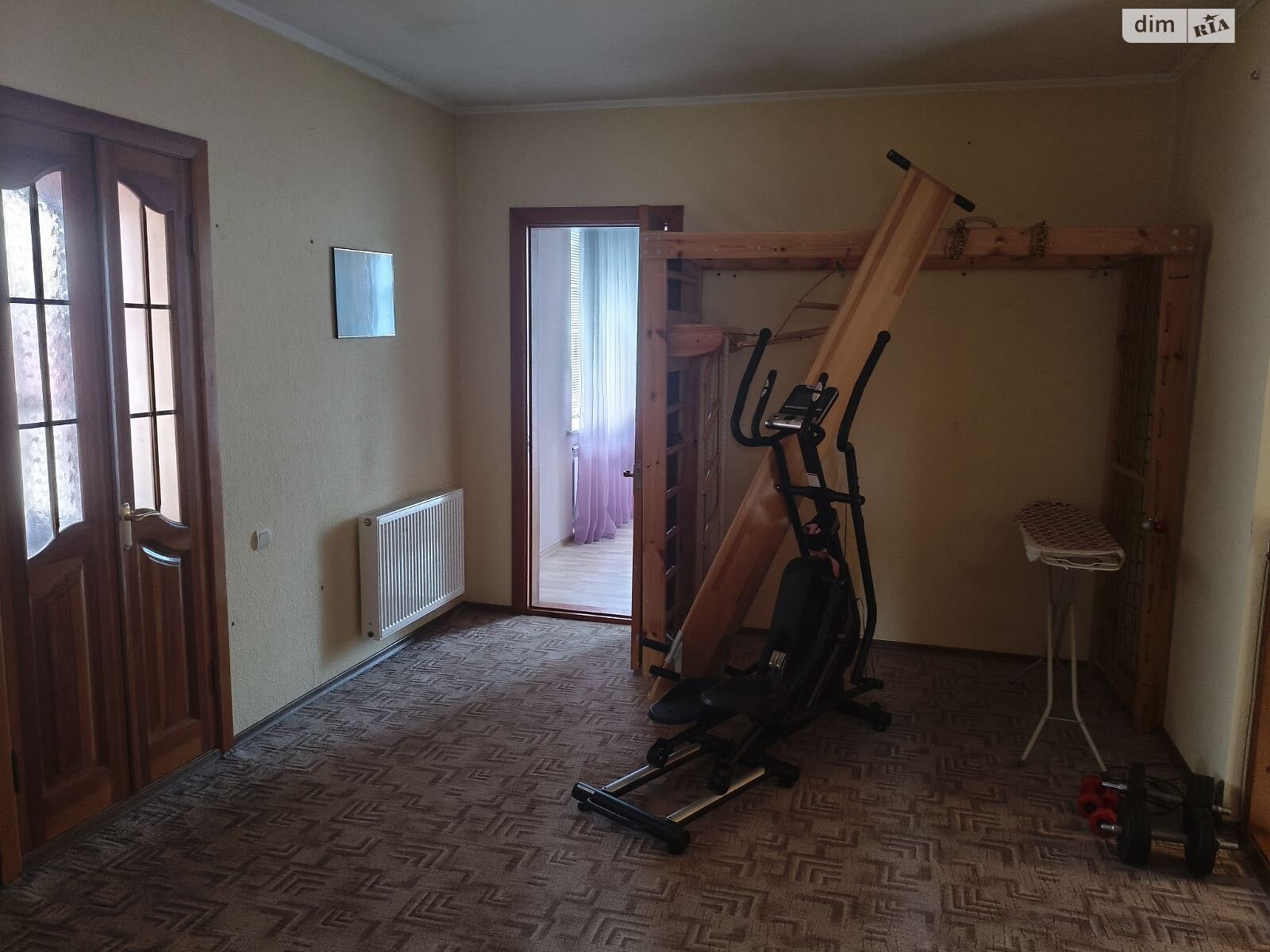 двухэтажный дом с гаражом, 200 кв. м, кирпич. Сдается помесячно в Днепре, в районе Набережная фото 1 двухэтажный дом с гаражом, 200 кв. м, кирпич. Сдается помесячно в Днепре, в районе Набережная фото 1