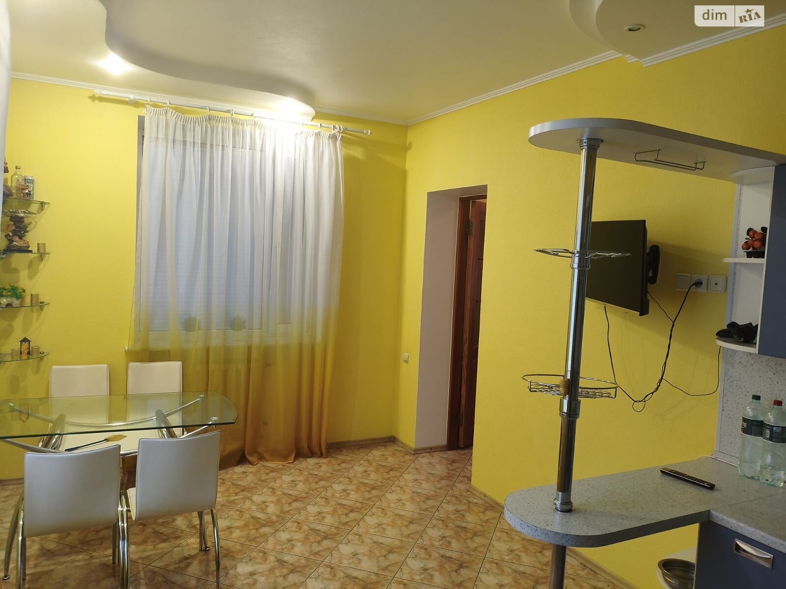 двухэтажный дом с гаражом, 200 кв. м, кирпич. Сдается помесячно в Днепре, в районе Набережная фото 1 двухэтажный дом с гаражом, 200 кв. м, кирпич. Сдается помесячно в Днепре, в районе Набережная фото 1