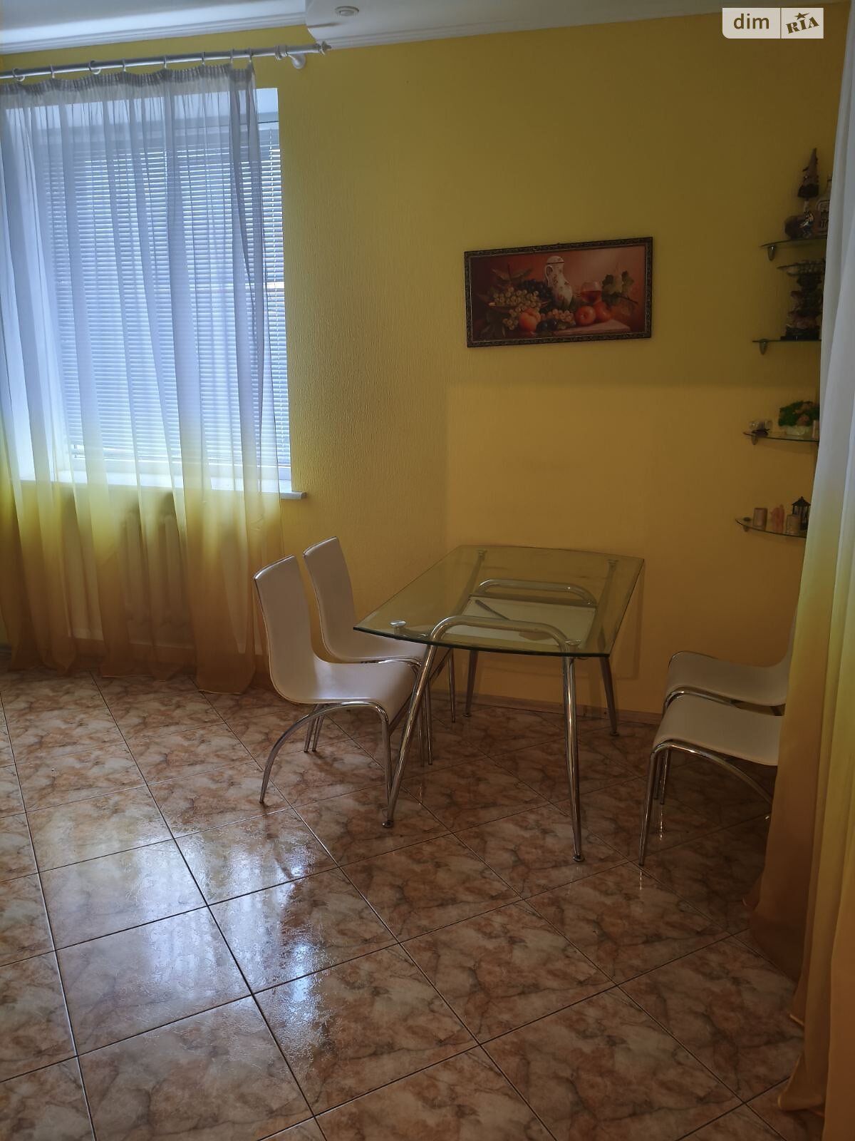 двухэтажный дом с гаражом, 200 кв. м, кирпич. Сдается помесячно в Днепре, в районе Набережная фото 1 двухэтажный дом с гаражом, 200 кв. м, кирпич. Сдается помесячно в Днепре, в районе Набережная фото 1