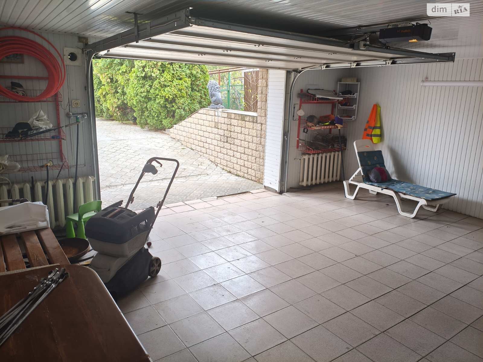 двухэтажный дом с гаражом, 200 кв. м, кирпич. Сдается помесячно в Днепре, в районе Набережная фото 1 двухэтажный дом с гаражом, 200 кв. м, кирпич. Сдается помесячно в Днепре, в районе Набережная фото 1