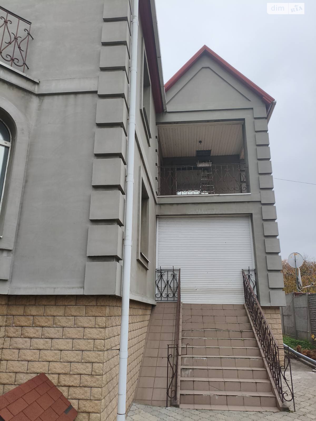 двухэтажный дом с гаражом, 200 кв. м, кирпич. Сдается помесячно в Днепре, в районе Набережная фото 1 двухэтажный дом с гаражом, 200 кв. м, кирпич. Сдается помесячно в Днепре, в районе Набережная фото 1