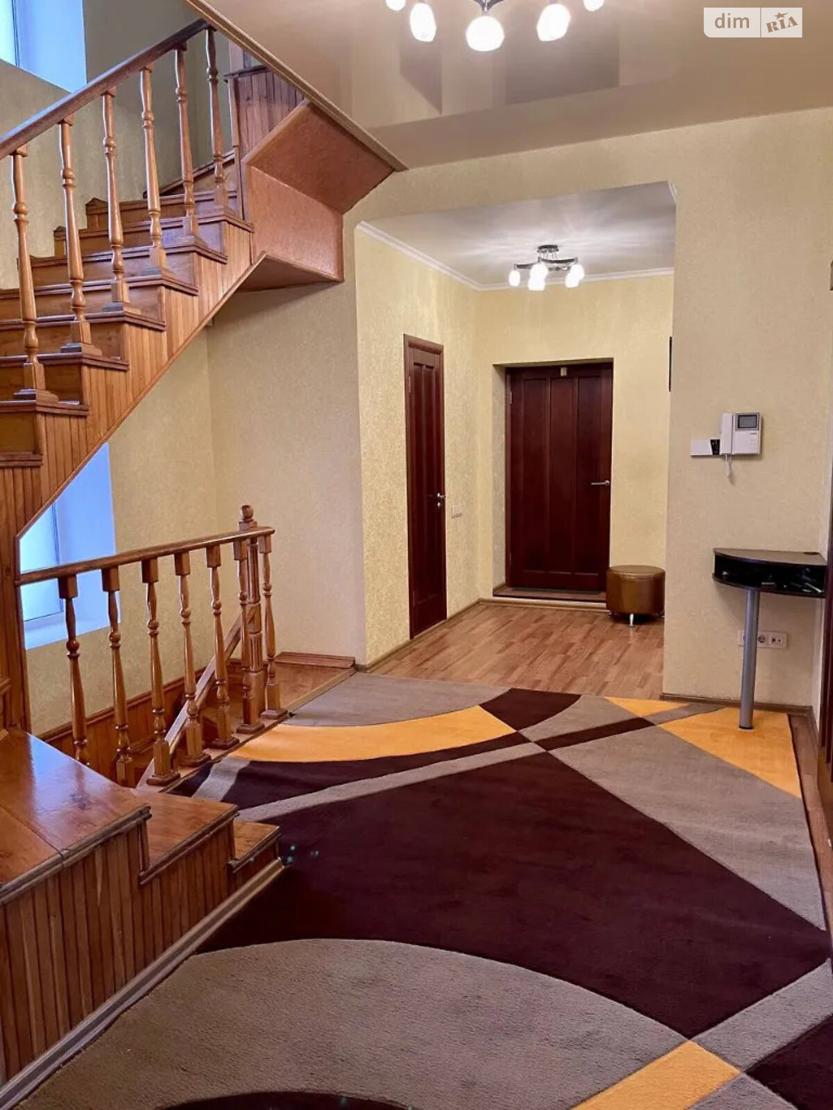 двоповерховий будинок з балконом, 281.4 кв. м, цегла. Здається помісячно в Дніпрі, в районі Нагорний фото 1 двопроверховий будинок з балконом, 281.4 кв. м, цегла. Здається помісячно в Дніпрі, в районі Нагорний фото 1