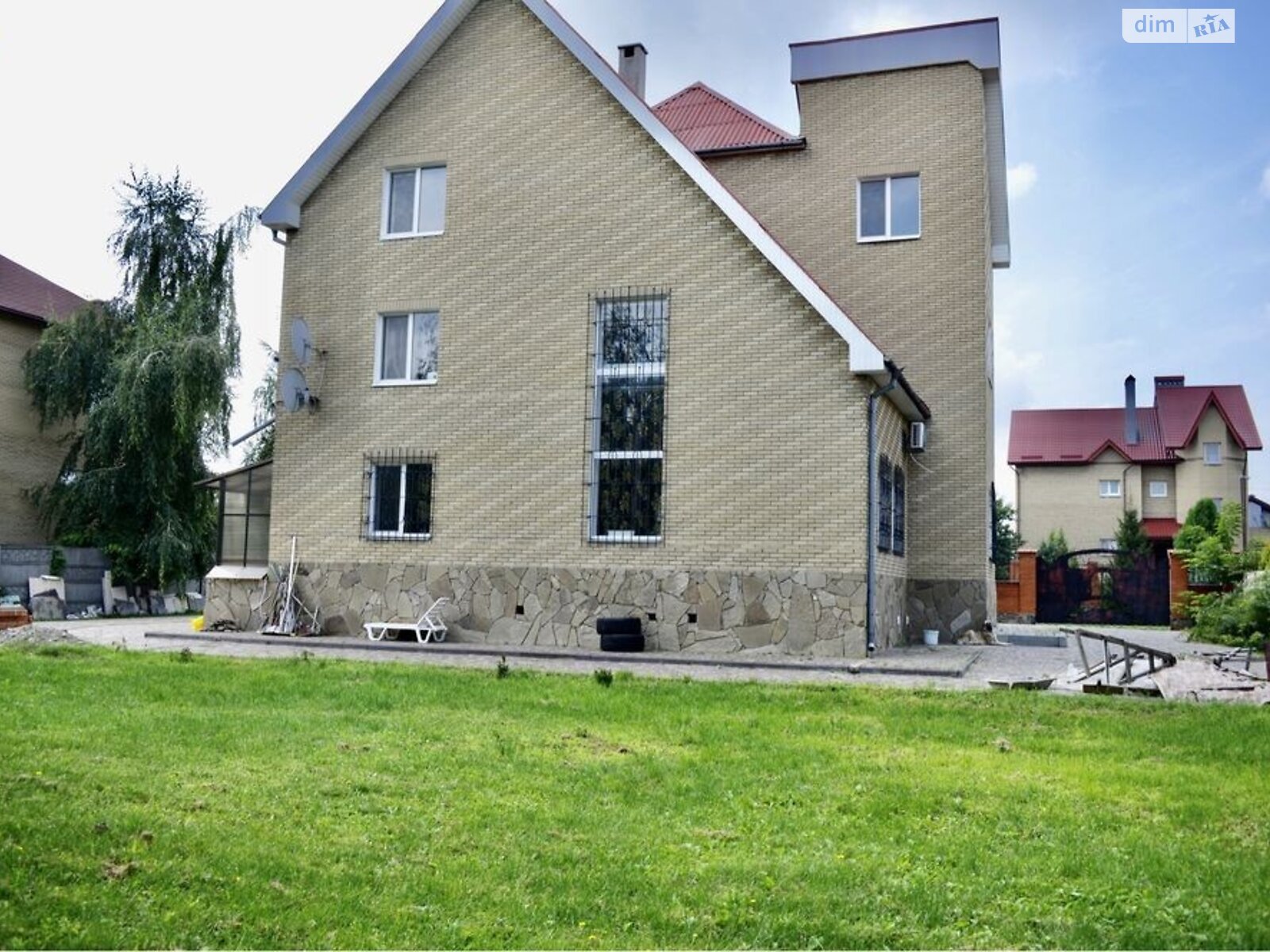 четырехэтажный дом с ремонтом, 600 кв. м, кирпич. Сдается помесячно в Днепре, в районе Новокодакский фото 1