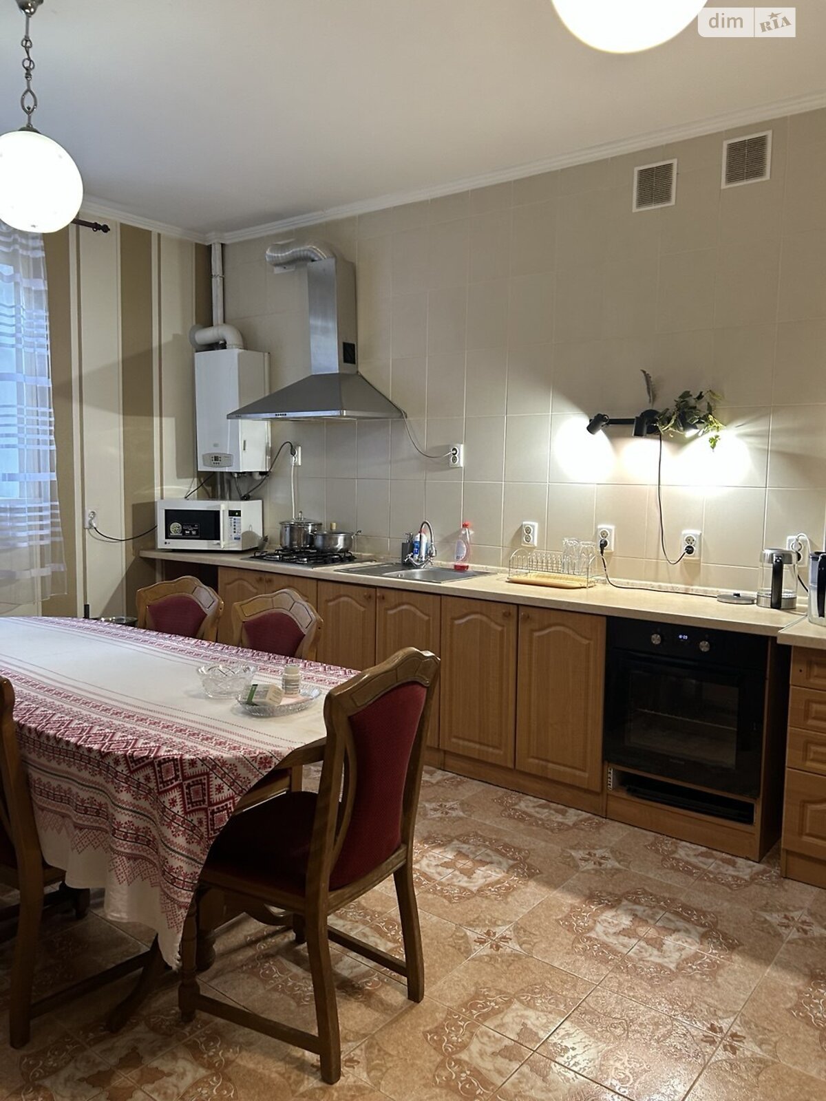 двухэтажный дом с мебелью, 240 кв. м, кирпич. Сдается помесячно в Днепре, в районе Одинковка фото 1 двухэтажный дом с мебелью, 240 кв. м, кирпич. Сдается помесячно в Днепре, в районе Одинковка фото 1