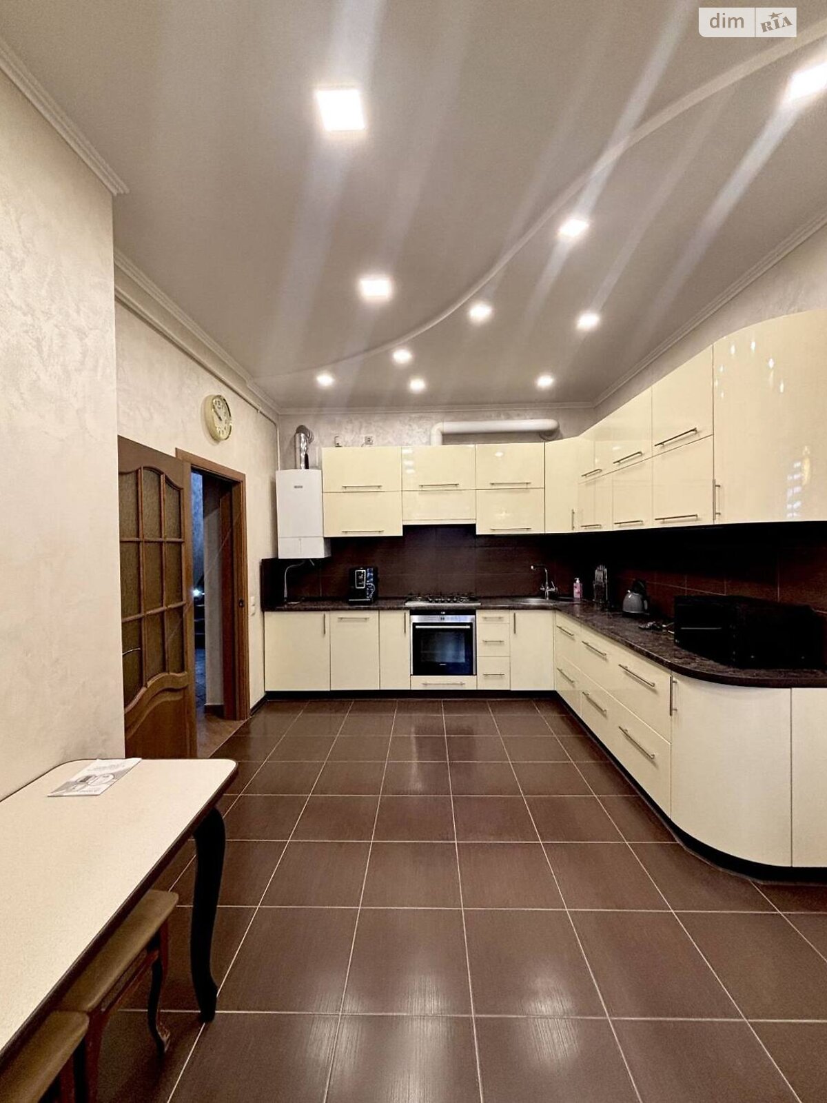 двухэтажный дом с гаражом, 220 кв. м, кирпич. Сдается помесячно в Днепре, в районе Подстанция фото 1