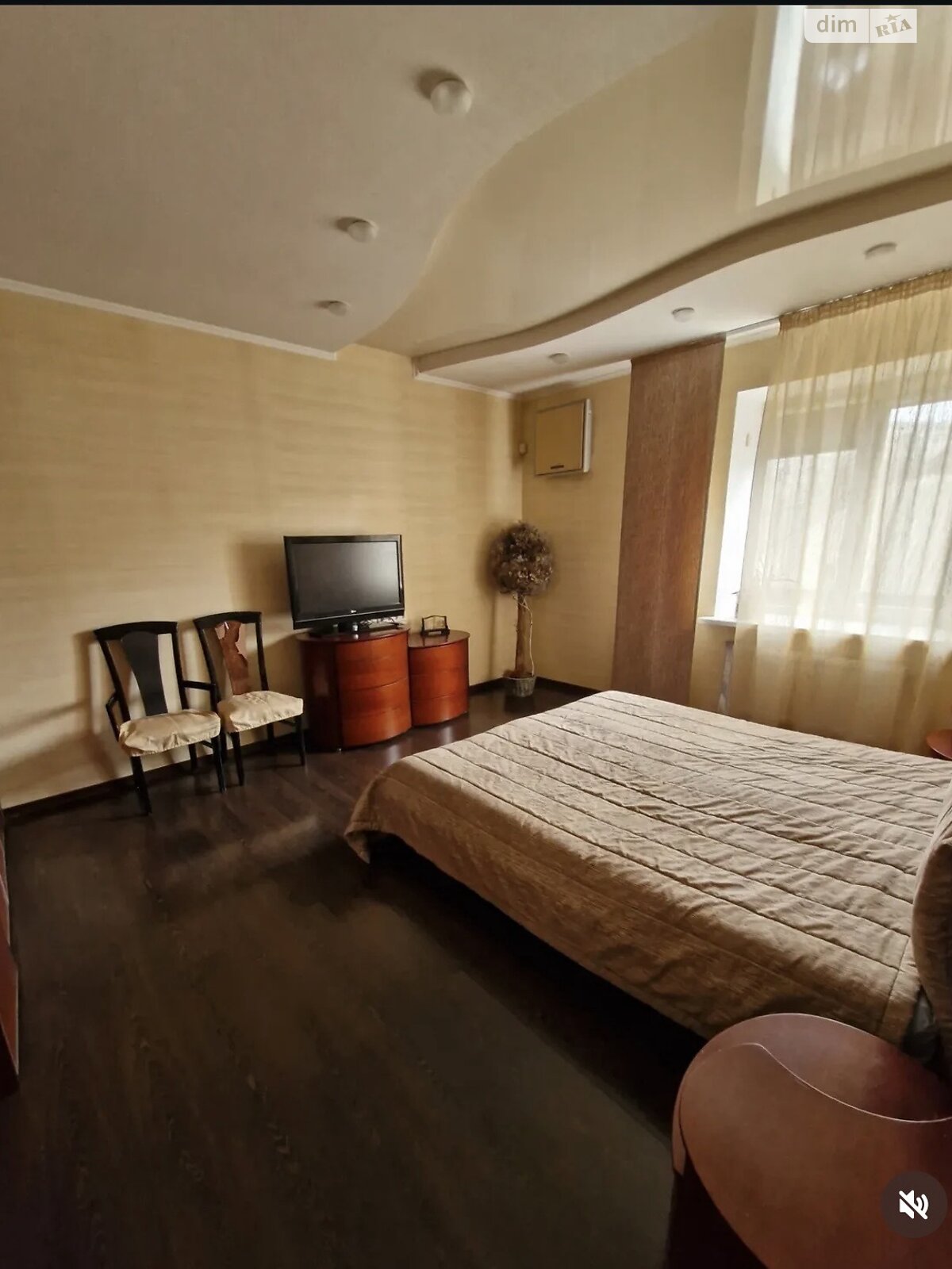 трехэтажный дом, 350 кв. м, кирпич. Сдается помесячно в Днепре, в районе Рабочая фото 1