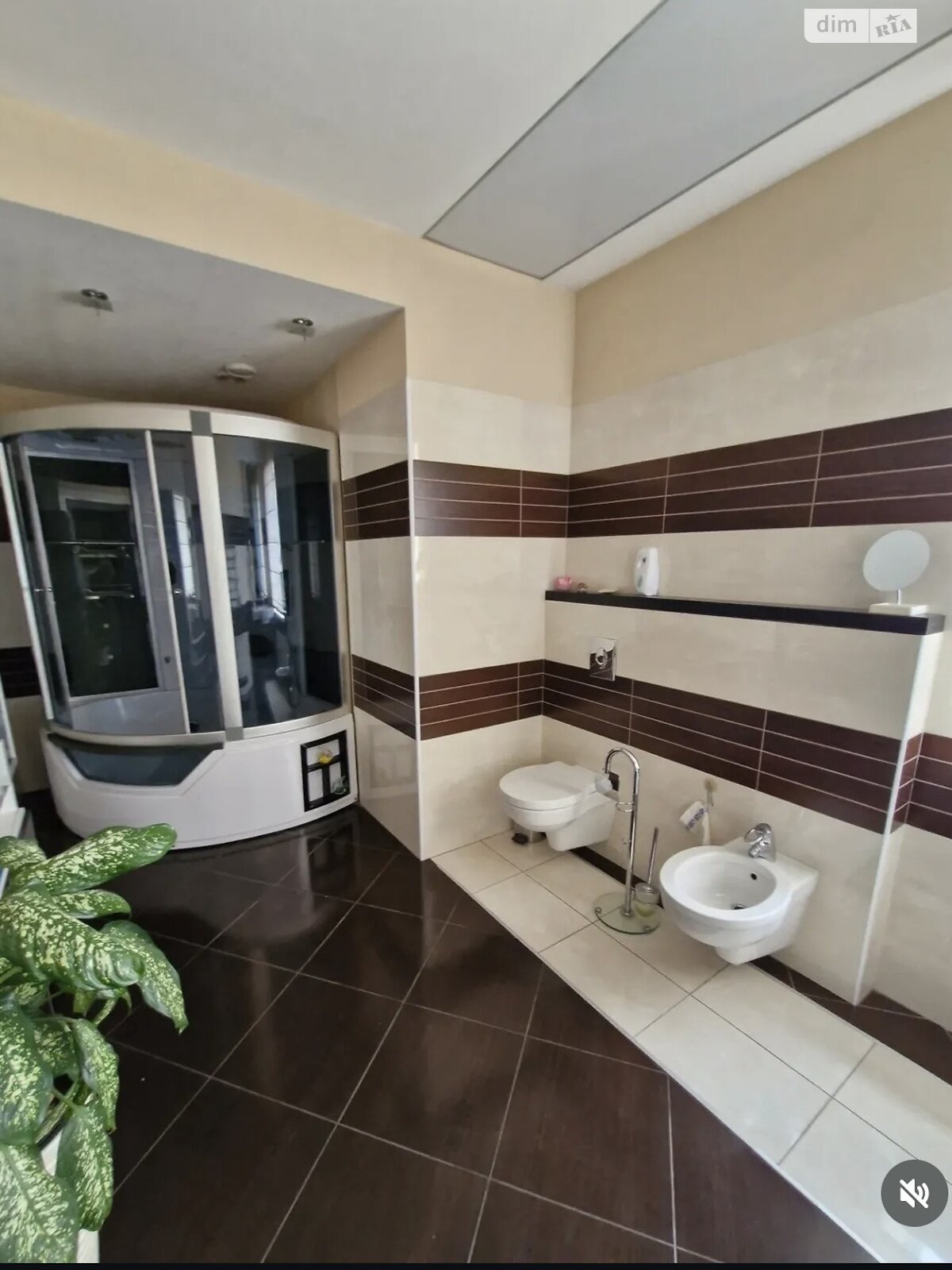 трехэтажный дом, 350 кв. м, кирпич. Сдается помесячно в Днепре, в районе Рабочая фото 1