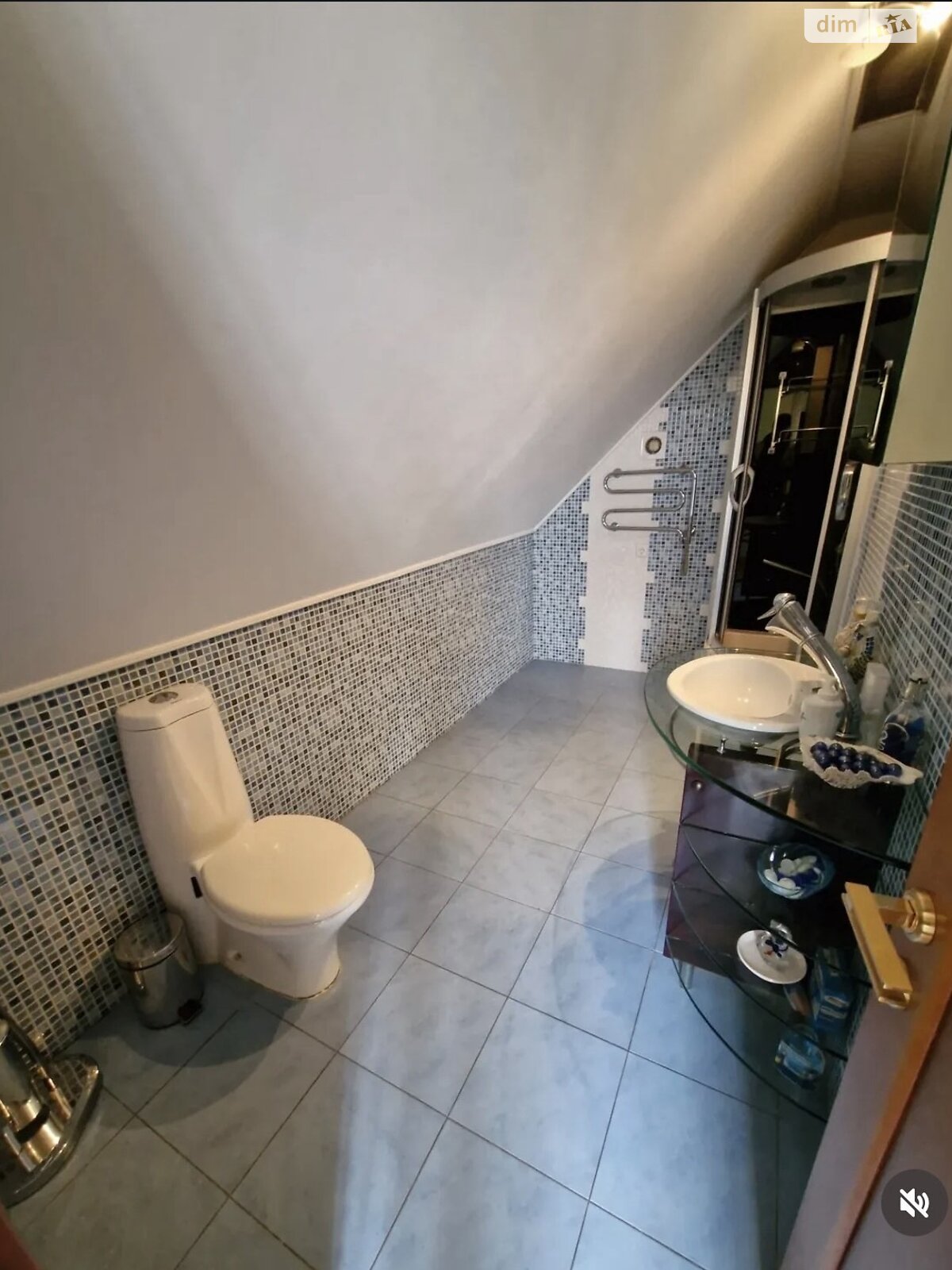 трехэтажный дом, 350 кв. м, кирпич. Сдается помесячно в Днепре, в районе Рабочая фото 1