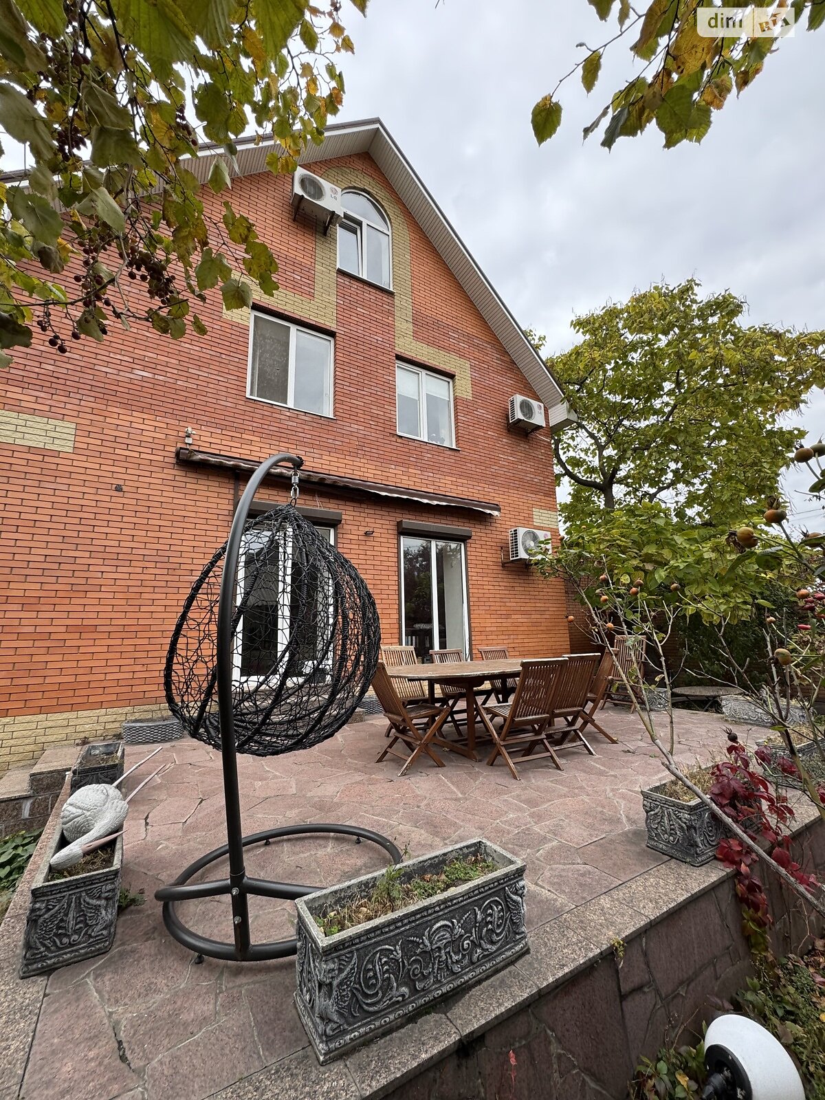 трехэтажный дом, 350 кв. м, кирпич. Сдается помесячно в Днепре, в районе Рабочая фото 1