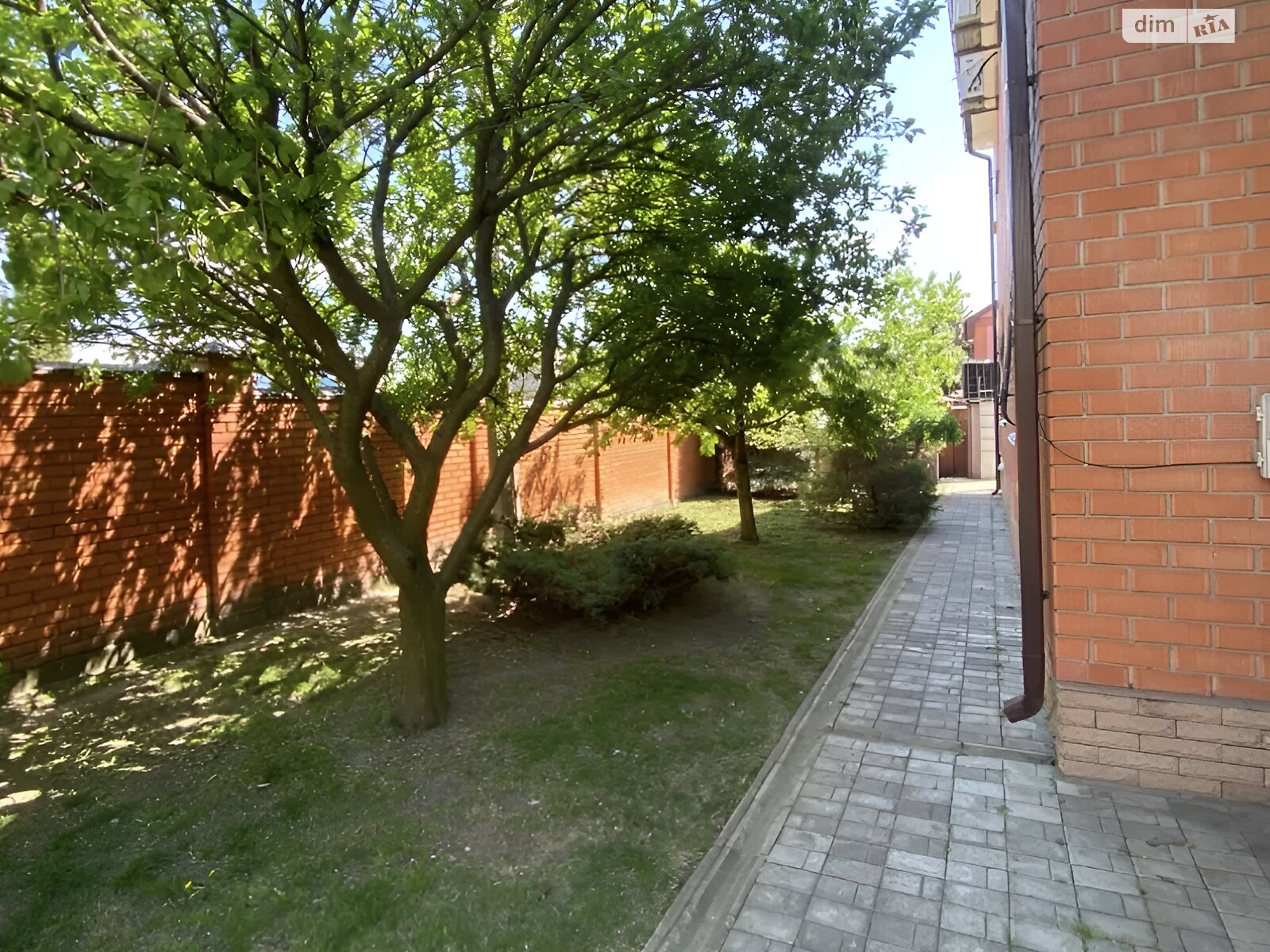 двоповерховий будинок з балконом, 210 кв. м, цегла. Здається помісячно в Дніпрі фото 1 двоповерховий будинок з балконом, 210 кв. м, цегла. Здається помісячно в Дніпрі фото 1