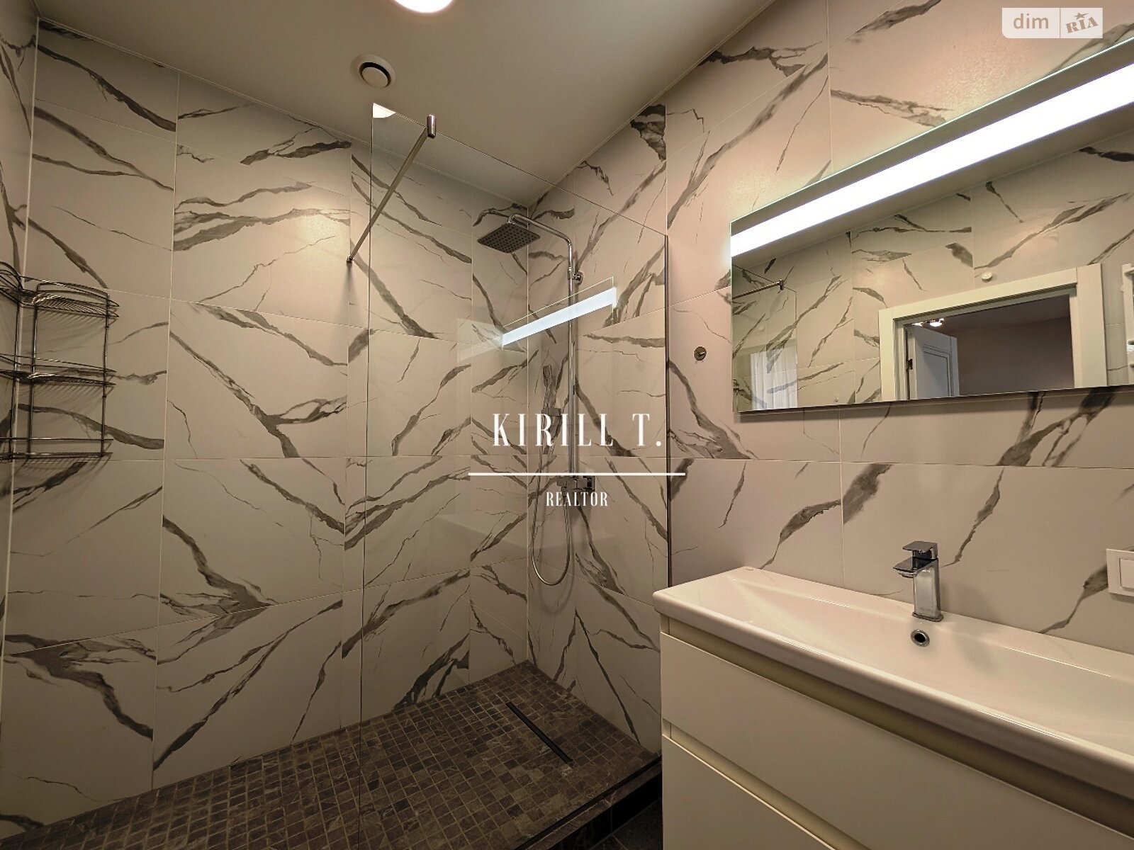 двухэтажный дом с верандой, 200 кв. м, кирпич. Сдается помесячно в Днепре, в районе Самаровка фото 1 двухэтажный дом с верандой, 200 кв. м, кирпич. Сдается помесячно в Днепре, в районе Самаровка фото 1