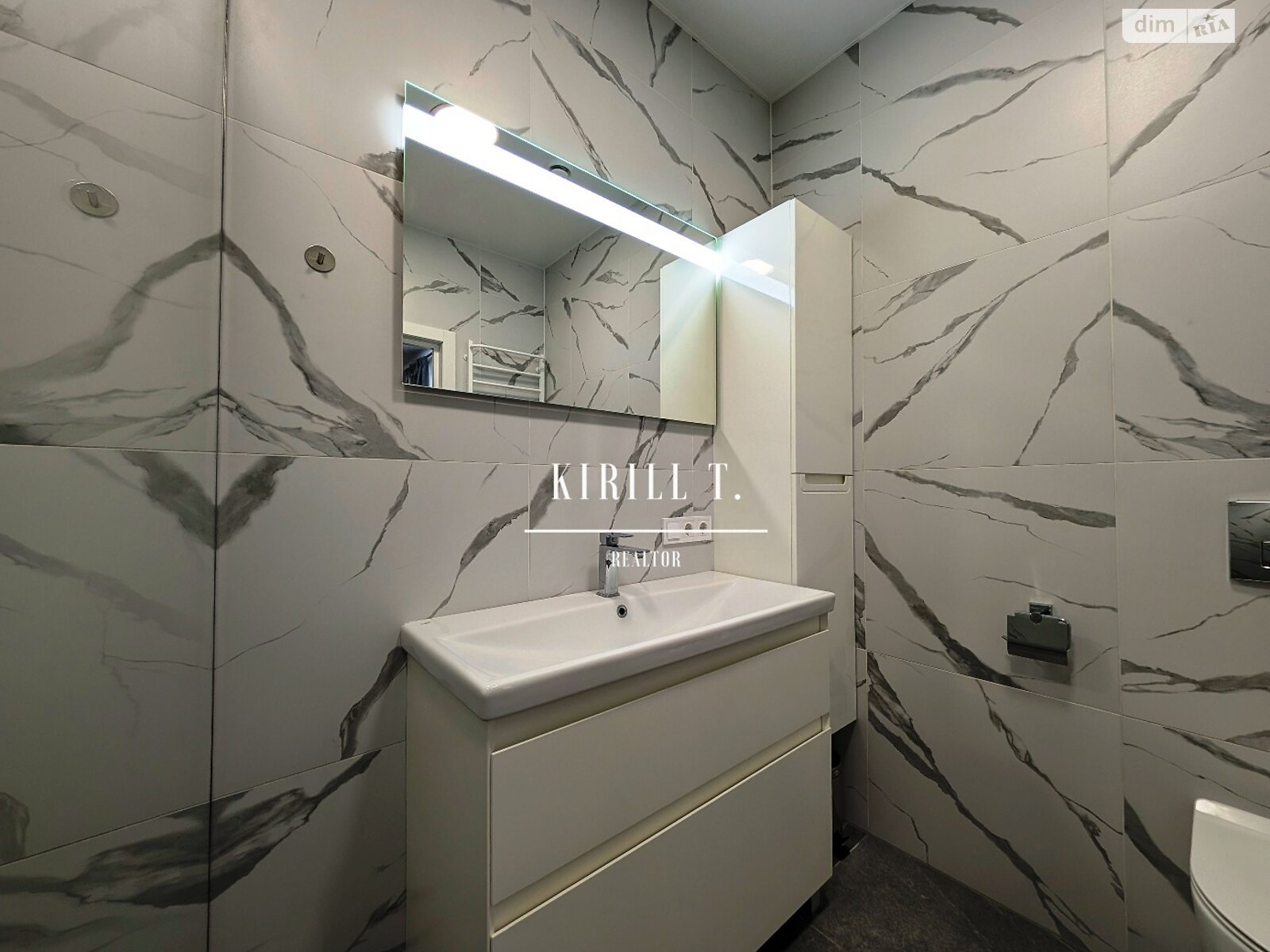 двухэтажный дом с верандой, 200 кв. м, кирпич. Сдается помесячно в Днепре, в районе Самаровка фото 1 двухэтажный дом с верандой, 200 кв. м, кирпич. Сдается помесячно в Днепре, в районе Самаровка фото 1