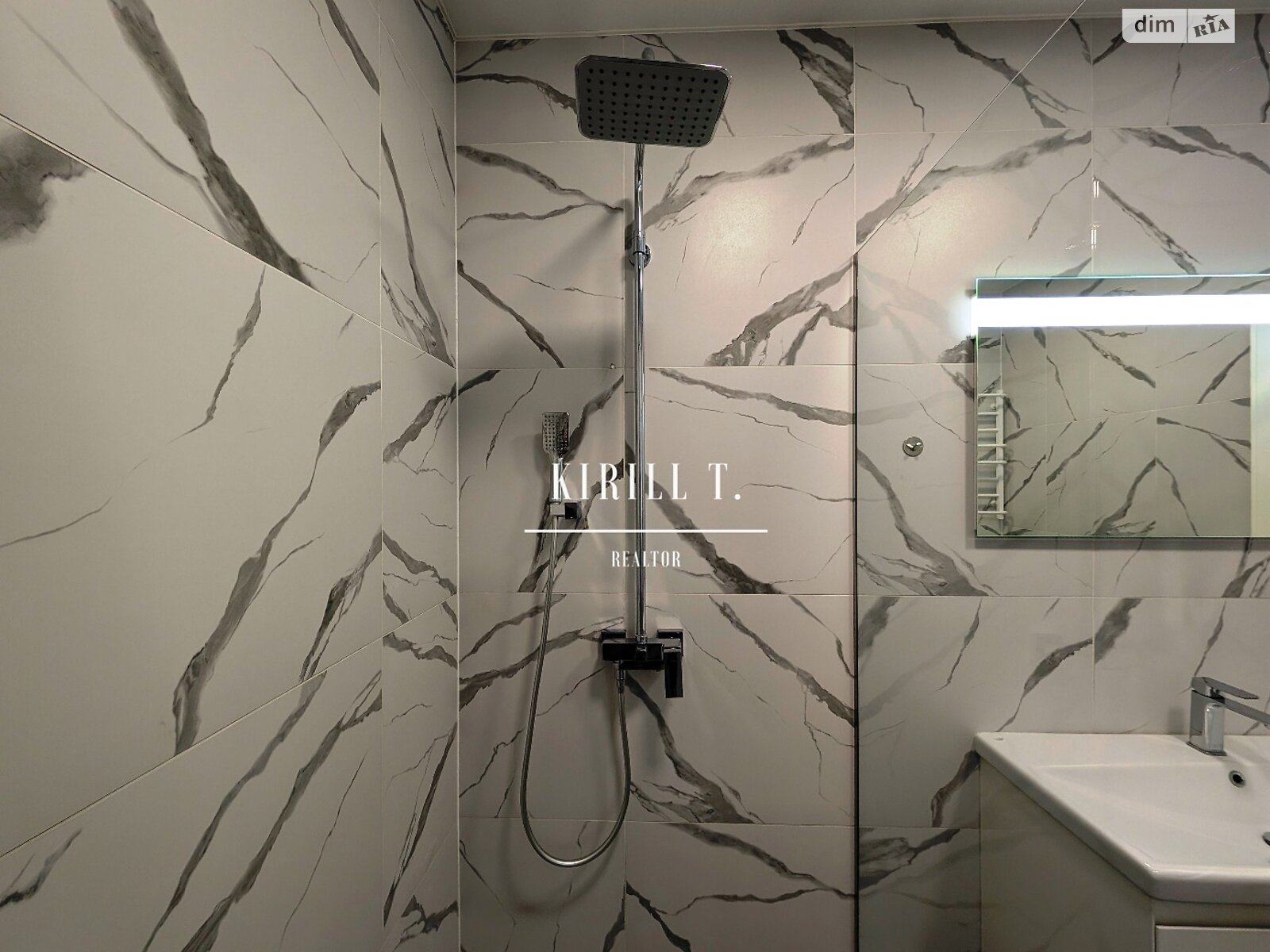 двухэтажный дом с верандой, 200 кв. м, кирпич. Сдается помесячно в Днепре, в районе Самаровка фото 1 двухэтажный дом с верандой, 200 кв. м, кирпич. Сдается помесячно в Днепре, в районе Самаровка фото 1