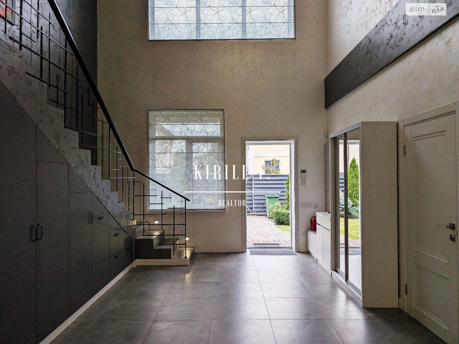 двухэтажный дом с верандой, 200 кв. м, кирпич. Сдается помесячно в Днепре, в районе Самаровка фото 1 двухэтажный дом с верандой, 200 кв. м, кирпич. Сдается помесячно в Днепре, в районе Самаровка фото 1