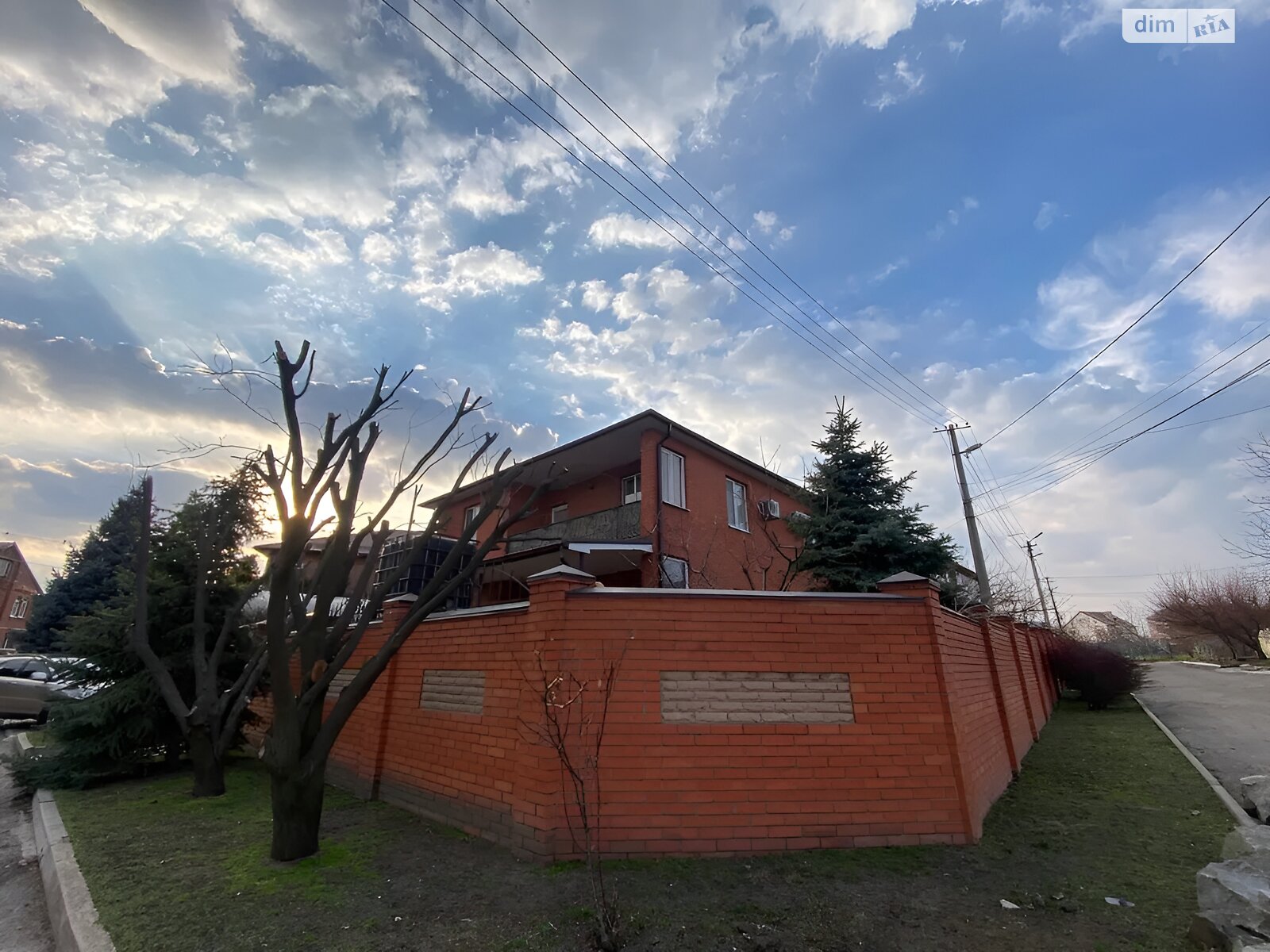 двоповерховий будинок з балконом, 210 кв. м, цегла. Здається помісячно в Дніпрі, в районі Шевченківський фото 1 двопроверховий будинок з балконом, 210 кв. м, цегла. Здається помісячно в Дніпрі, в районі Шевченківський фото 1