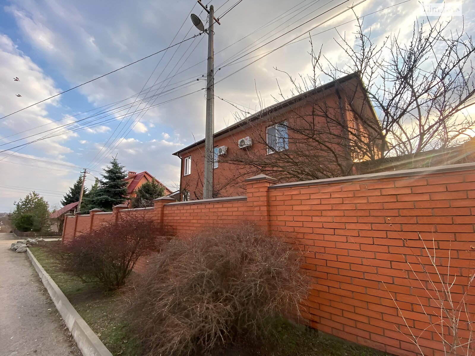 двоповерховий будинок з балконом, 210 кв. м, цегла. Здається помісячно в Дніпрі, в районі Шевченківський фото 1 двопроверховий будинок з балконом, 210 кв. м, цегла. Здається помісячно в Дніпрі, в районі Шевченківський фото 1