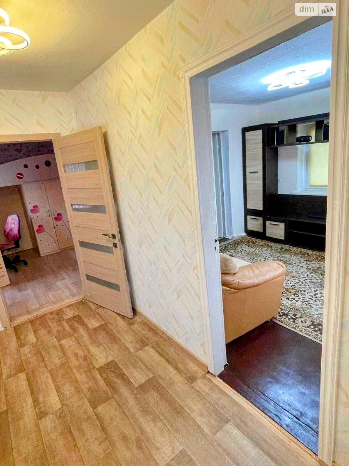 одноэтажный дом, 56 кв. м, кирпич. Сдается помесячно в Днепре, в районе Соборный фото 1 одноэтажный дом, 56 кв. м, кирпич. Сдается помесячно в Днепре, в районе Соборный фото 1