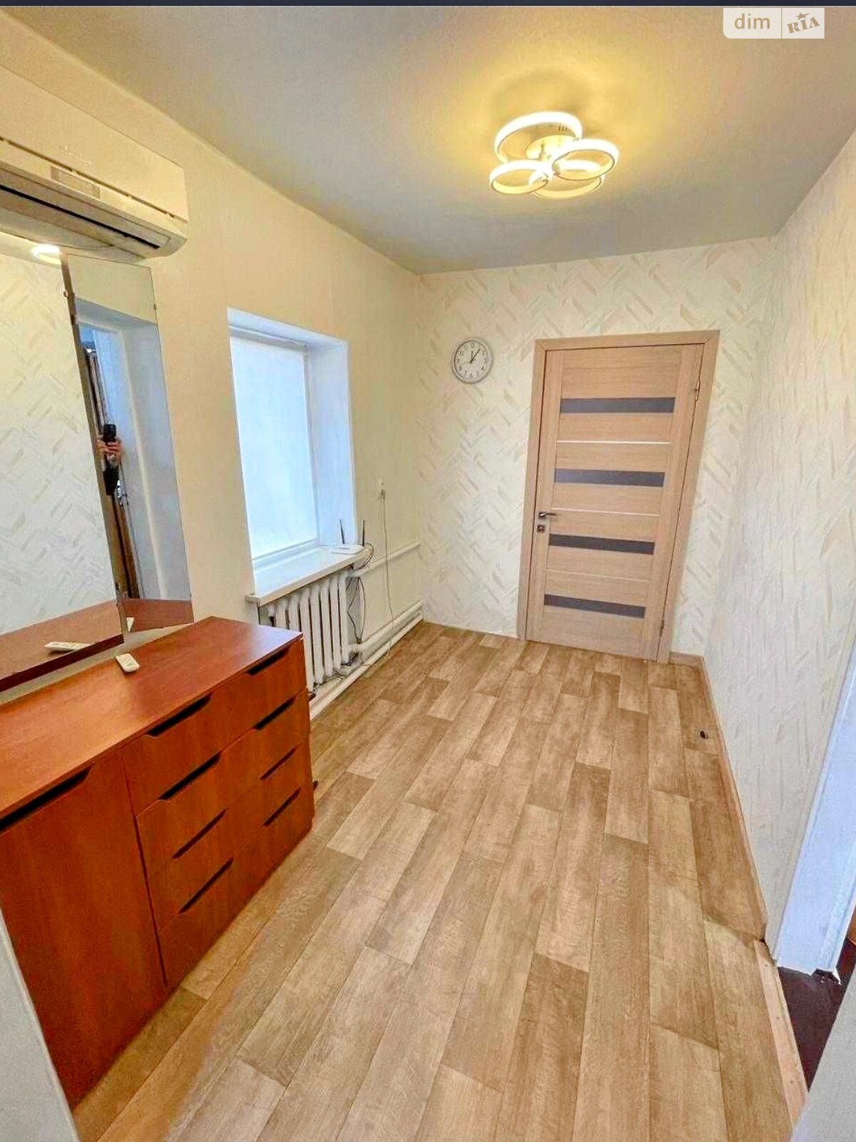 одноэтажный дом, 56 кв. м, кирпич. Сдается помесячно в Днепре, в районе Соборный фото 1 одноэтажный дом, 56 кв. м, кирпич. Сдается помесячно в Днепре, в районе Соборный фото 1