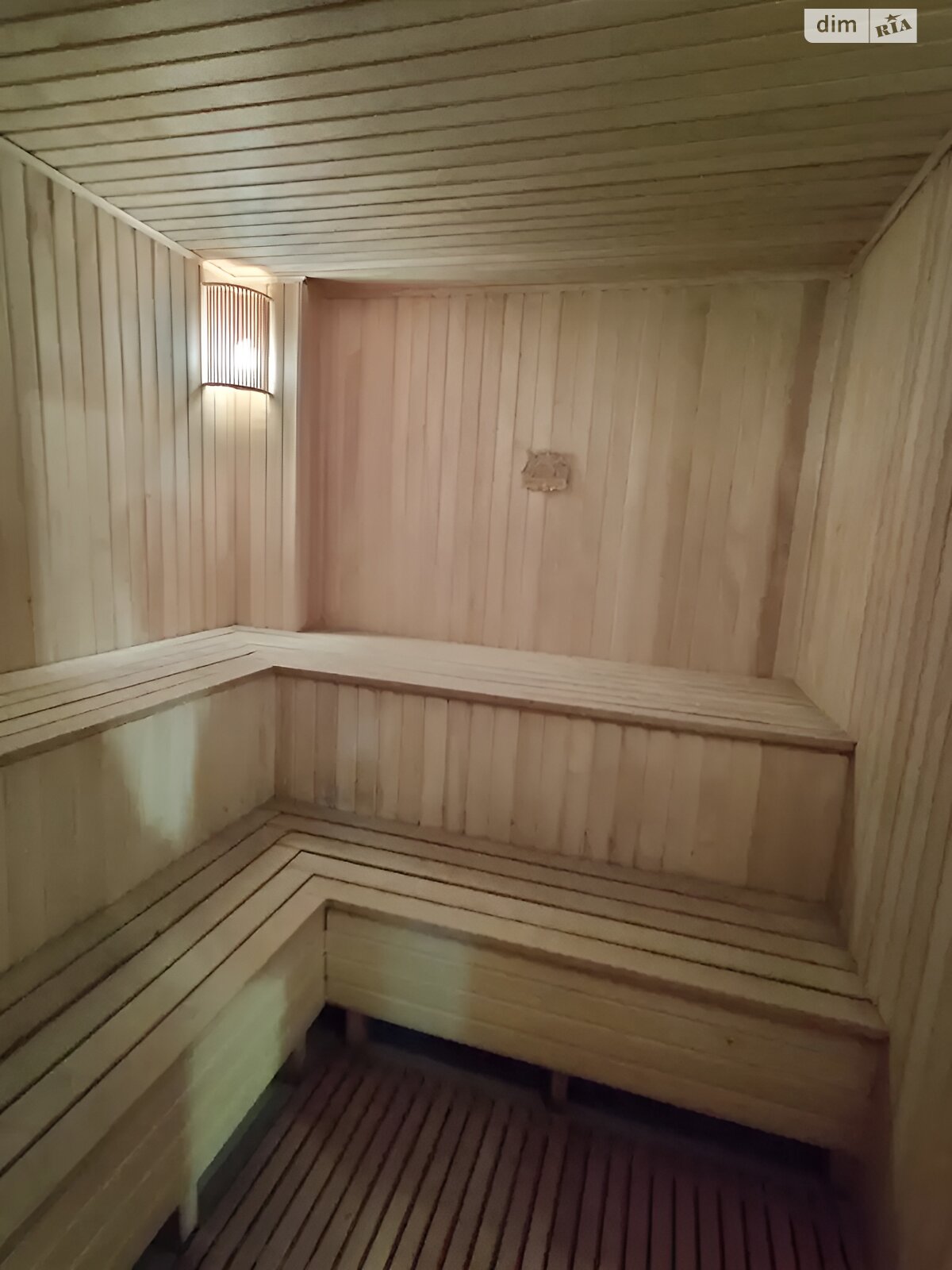 чотириповерховий будинок з гаражем, 614 кв. м, цегла. Здається помісячно в Дніпрі, в районі Соборний фото 1 чотирипроверховий будинок з гаражем, 614 кв. м, цегла. Здається помісячно в Дніпрі, в районі Соборний фото 1