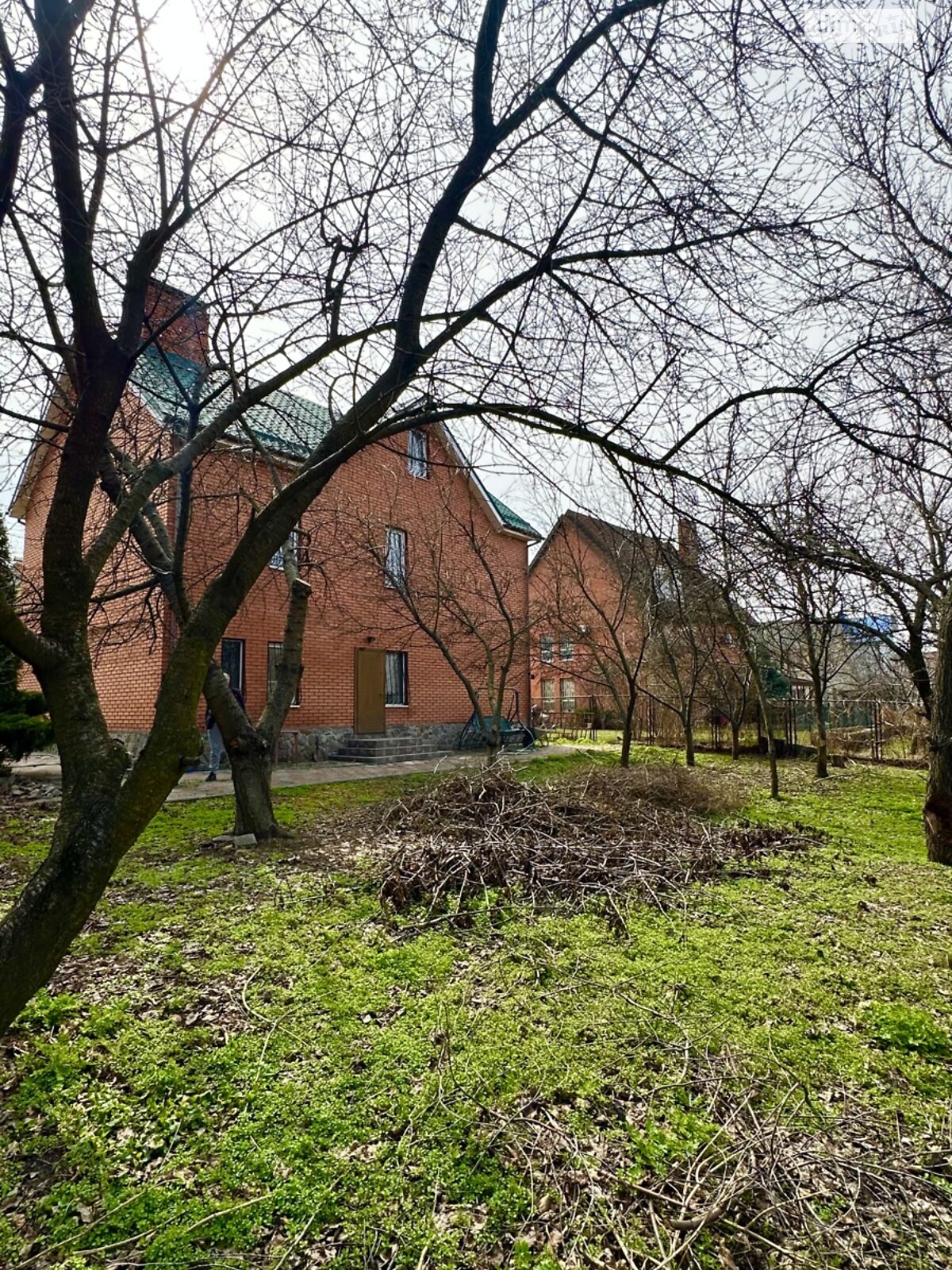 двоповерховий будинок з гаражем, 150 кв. м, цегла. Здається помісячно в Дніпрі, в районі Тополя-2 фото 1 двопроверховий будинок з гаражем, 150 кв. м, цегла. Здається помісячно в Дніпрі, в районі Тополя-2 фото 1