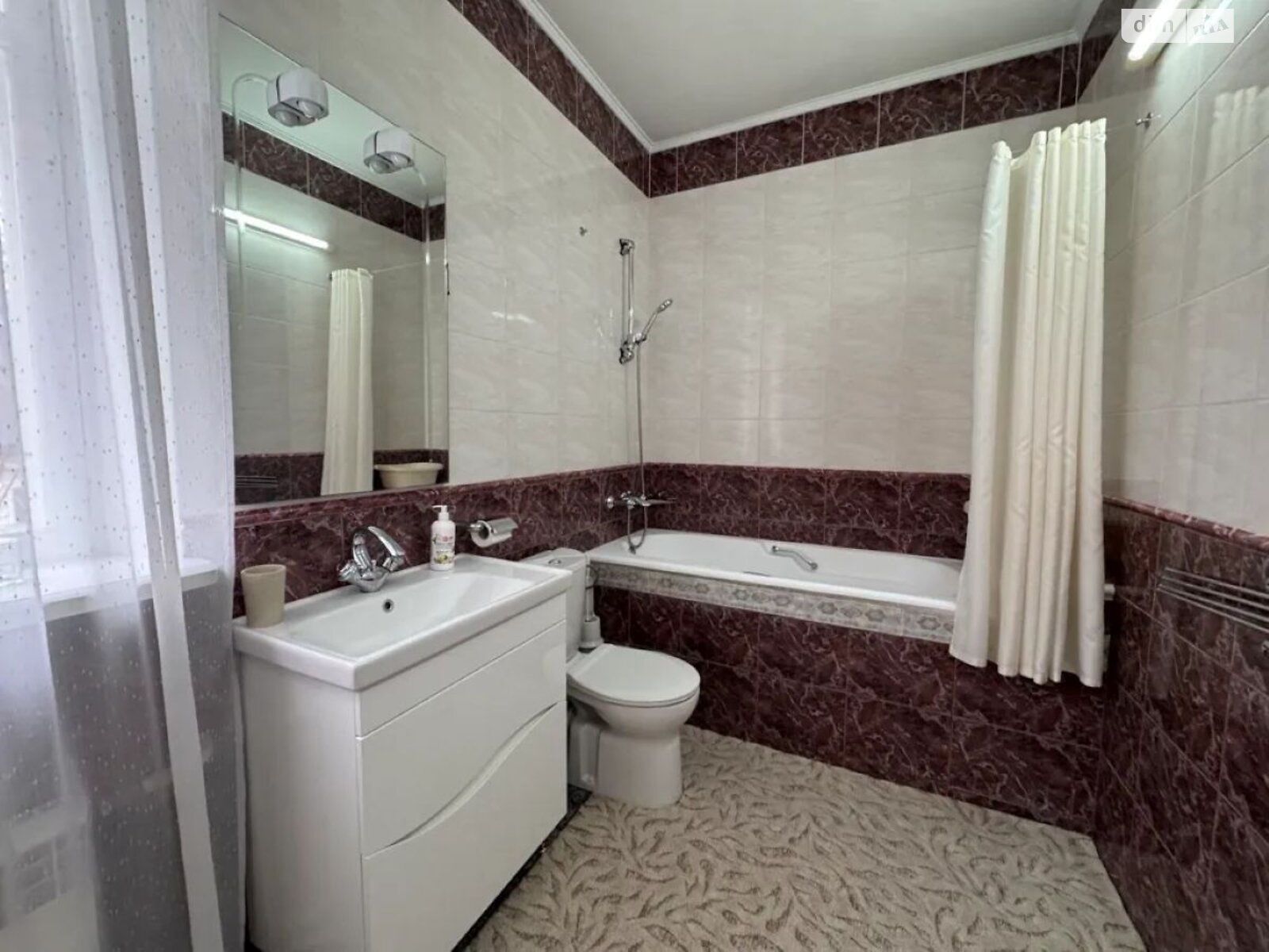 двухэтажный дом, 100 кв. м, кирпич. Сдается помесячно в Днепре, в районе Центр фото 1 двухэтажный дом, 100 кв. м, кирпич. Сдается помесячно в Днепре, в районе Центр фото 1