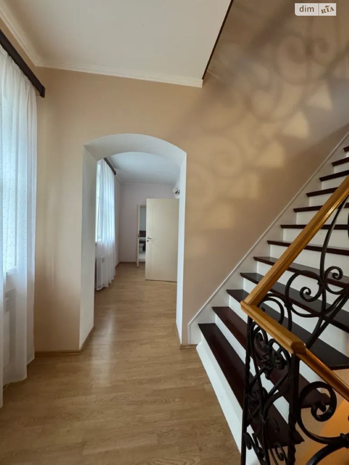 двухэтажный дом, 100 кв. м, кирпич. Сдается помесячно в Днепре, в районе Центр фото 1 двухэтажный дом, 100 кв. м, кирпич. Сдается помесячно в Днепре, в районе Центр фото 1