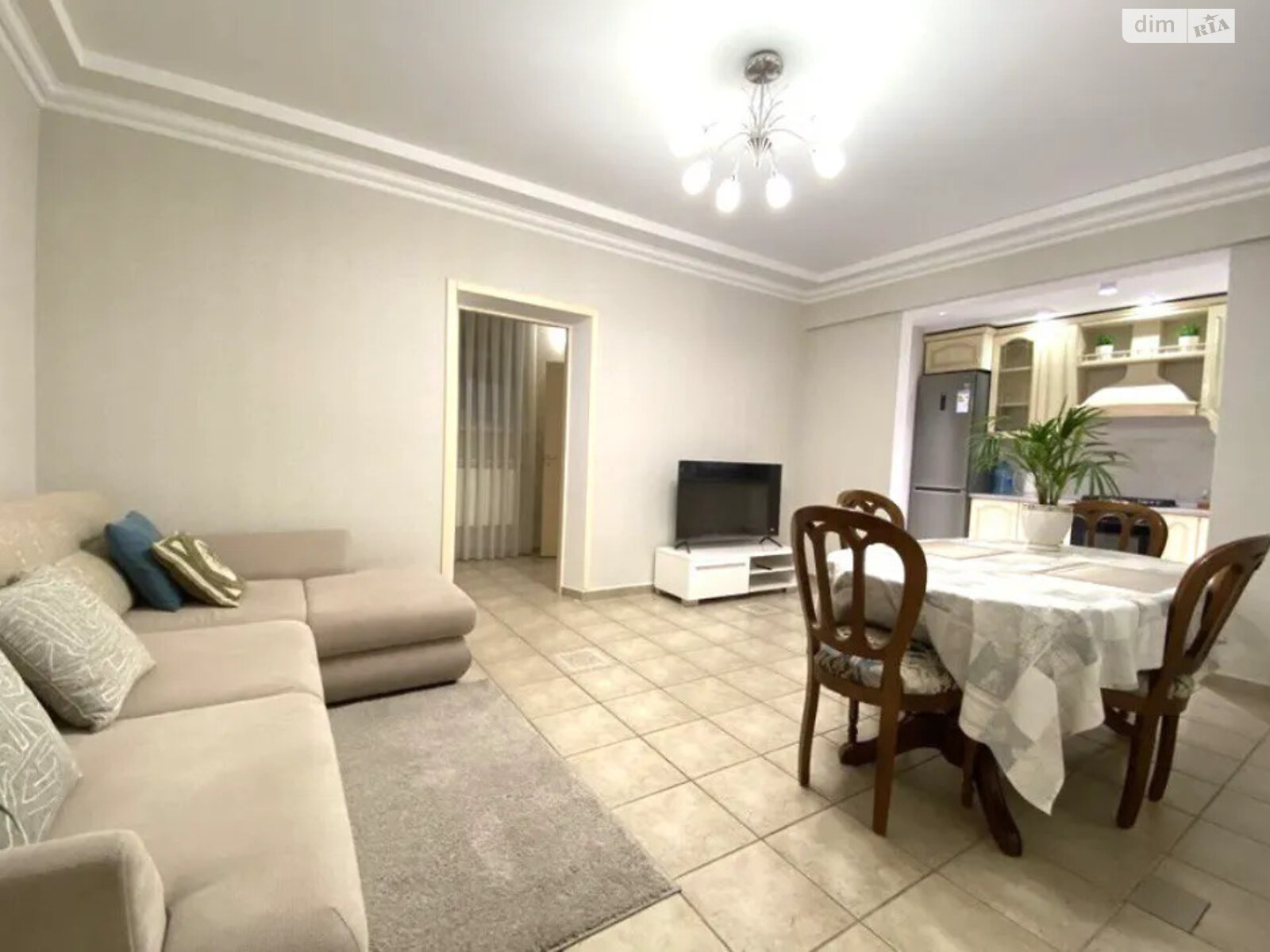 двухэтажный дом с балконом, 100 кв. м, кирпич. Сдается помесячно в Днепре, в районе Центр фото 1