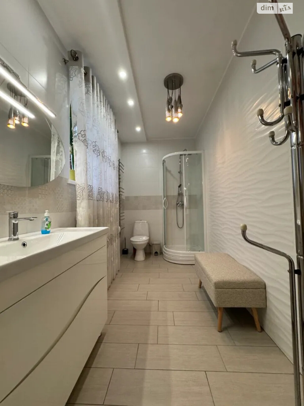 двухэтажный дом с балконом, 100 кв. м, кирпич. Сдается помесячно в Днепре, в районе Центр фото 1