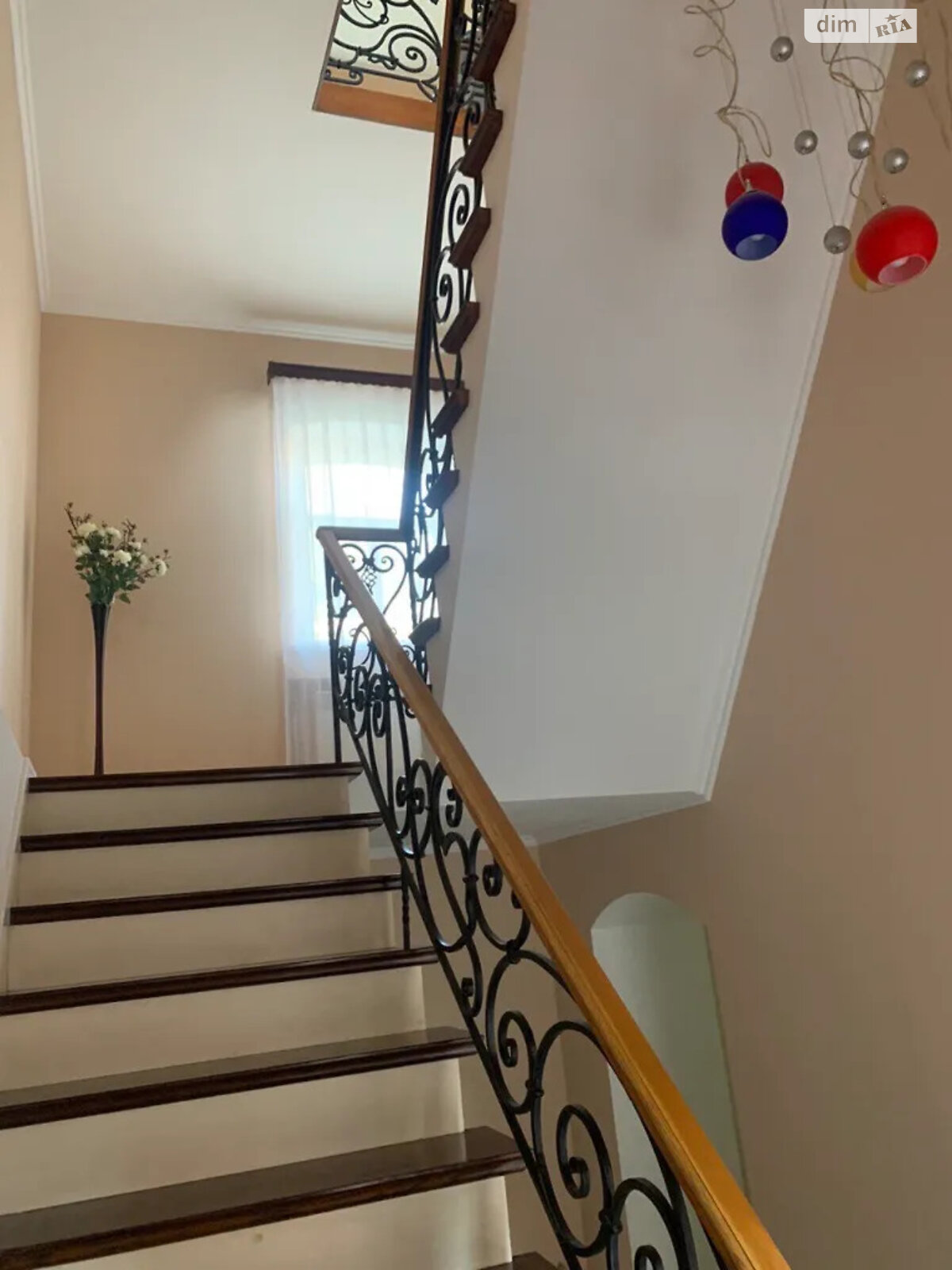 двухэтажный дом с балконом, 100 кв. м, кирпич. Сдается помесячно в Днепре, в районе Центр фото 1