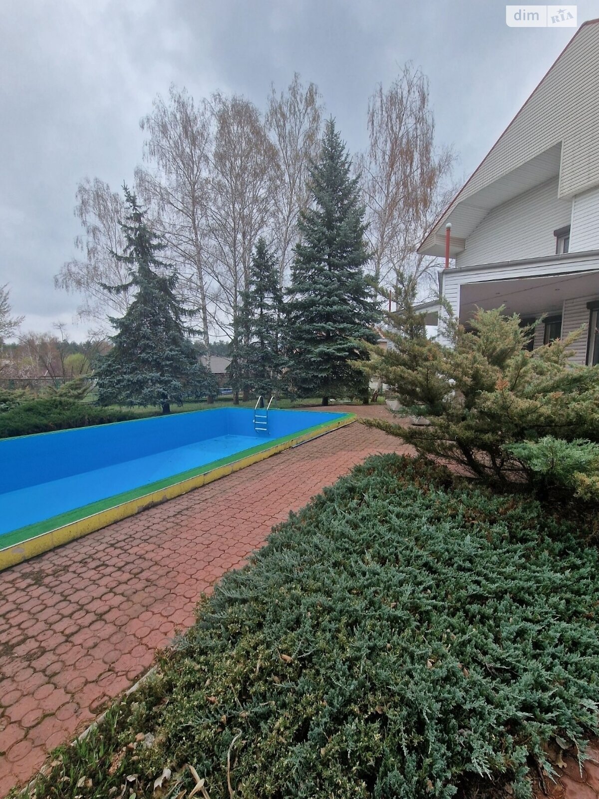 трехэтажный дом с гаражом, 420 кв. м, кирпич. Сдается помесячно в Днепре, в районе Центр фото 1 трехэтажный дом с гаражом, 420 кв. м, кирпич. Сдается помесячно в Днепре, в районе Центр фото 1