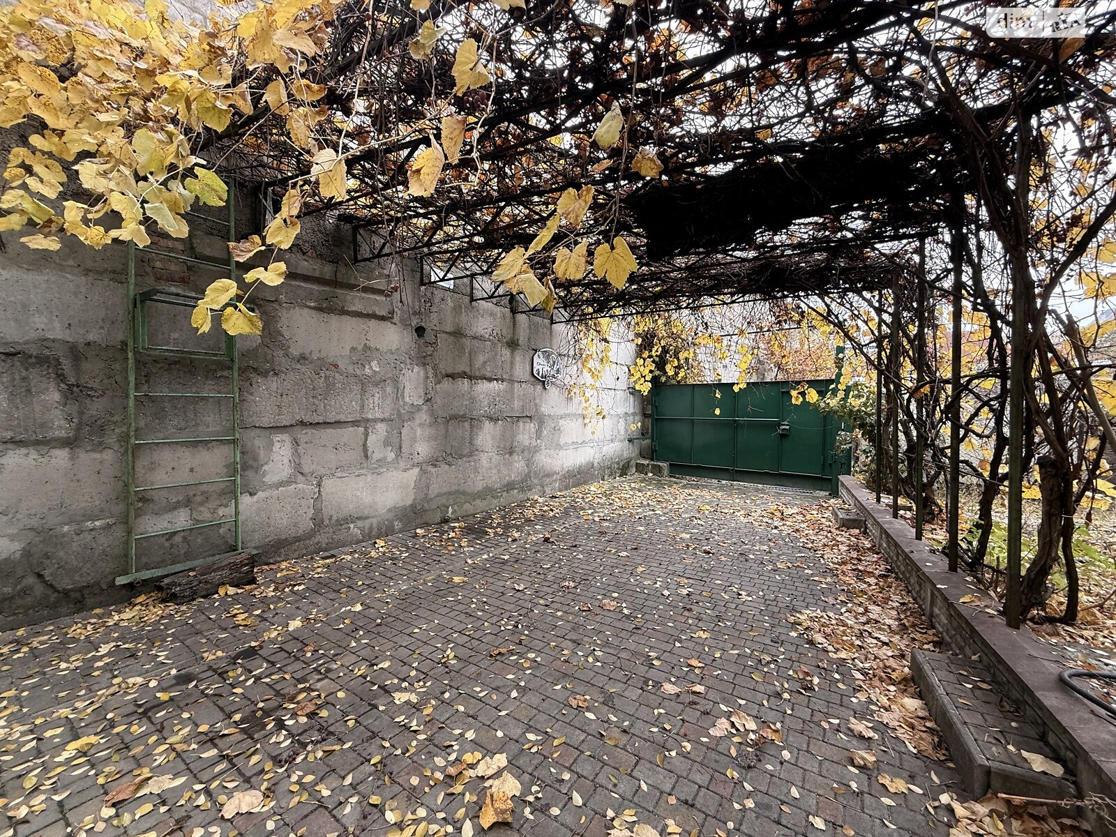 одноэтажный дом с гаражом, 110 кв. м, кирпич. Сдается помесячно в Днепре фото 1 одноэтажный дом с гаражом, 110 кв. м, кирпич. Сдается помесячно в Днепре фото 1