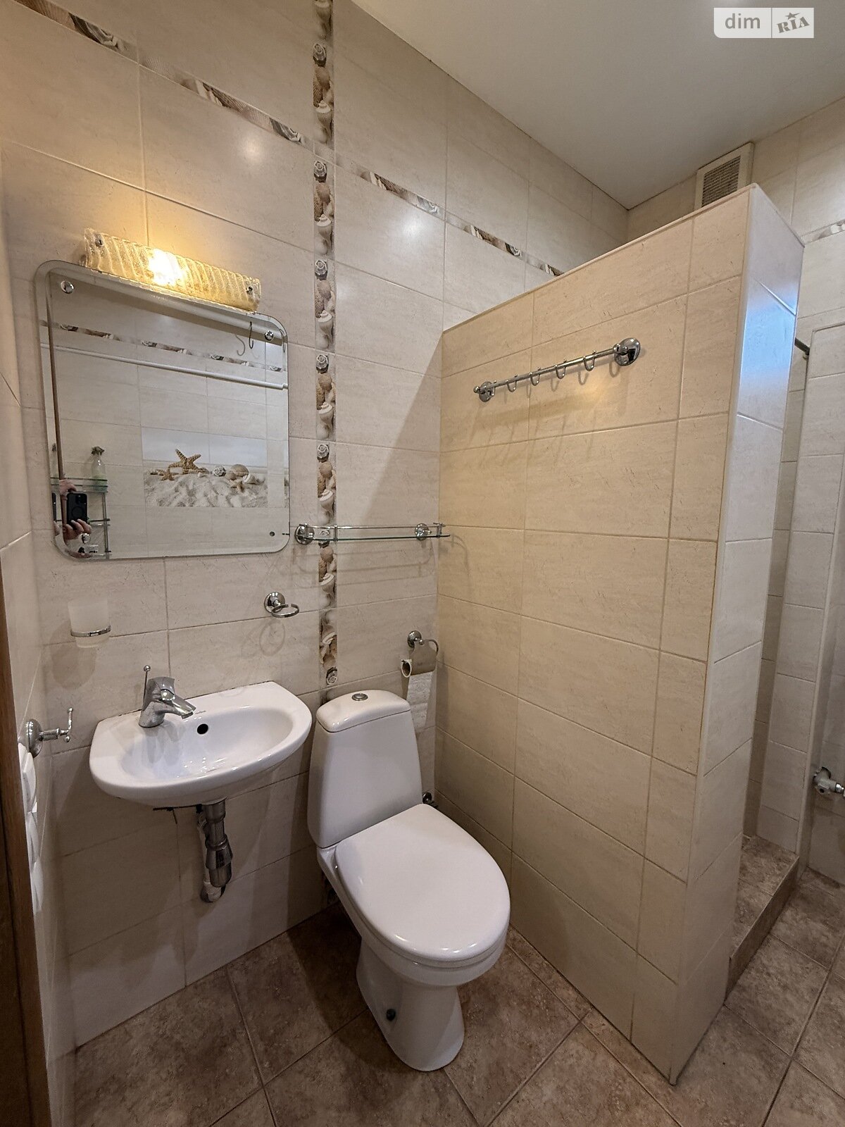 одноэтажный дом с гаражом, 110 кв. м, кирпич. Сдается помесячно в Днепре фото 1 одноэтажный дом с гаражом, 110 кв. м, кирпич. Сдается помесячно в Днепре фото 1