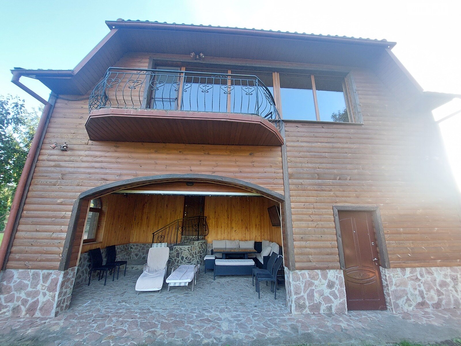 двоповерховий будинок з верандою, 140 кв. м, дерево та цегла. Здається помісячно в Дорошівці фото 1