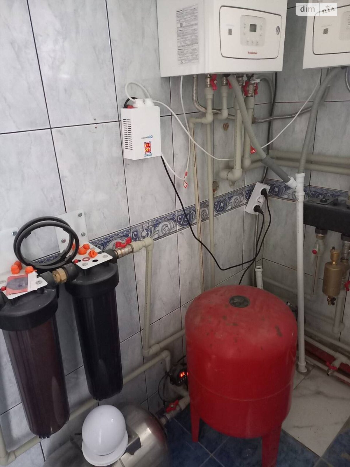 трехэтажный дом с верандой, 365.7 кв. м, кирпич. Сдается помесячно в Дублянах, в районе Дубляны фото 1