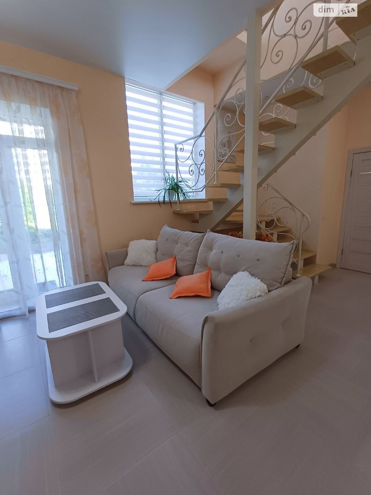 двухэтажный дом, 110 кв. м, кирпич. Сдается помесячно в Фонтанке фото 1