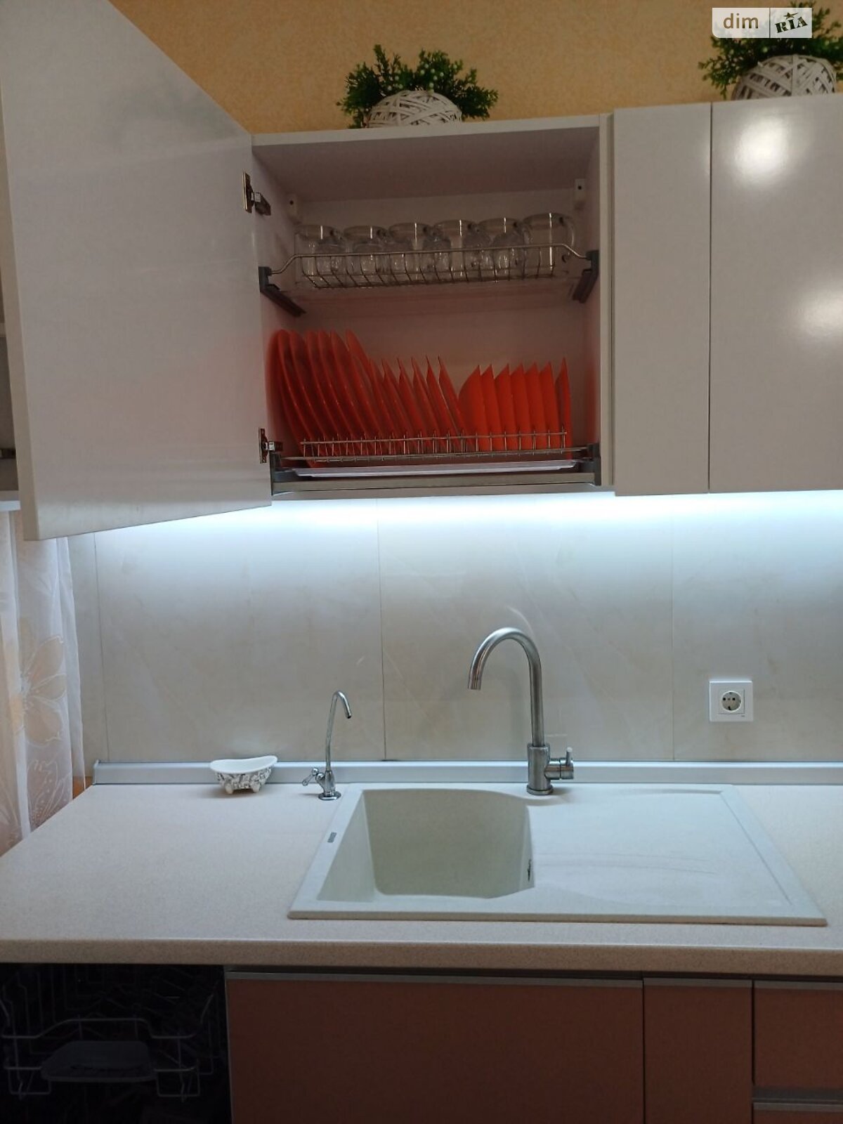 двухэтажный дом, 110 кв. м, кирпич. Сдается помесячно в Фонтанке фото 1