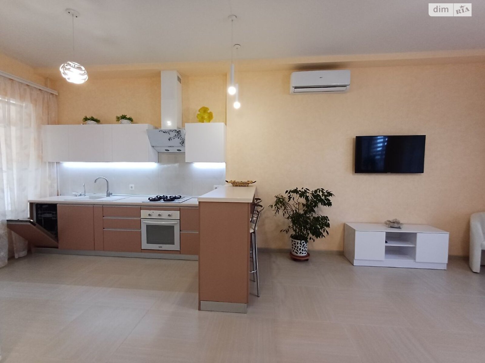 двухэтажный дом, 110 кв. м, кирпич. Сдается помесячно в Фонтанке фото 1