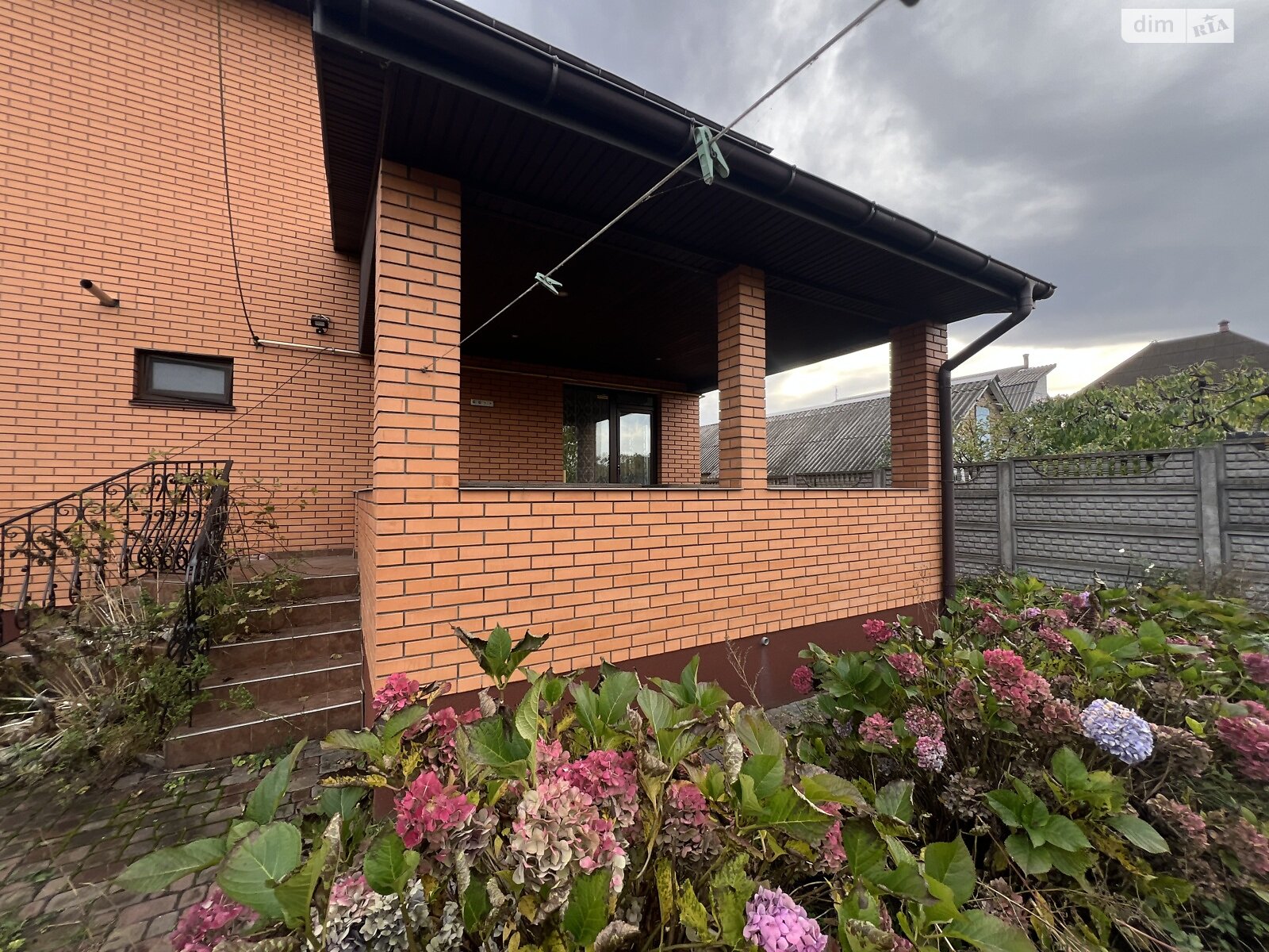 двухэтажный дом с верандой, 177 кв. м, кирпич. Сдается помесячно в Гатном фото 1 двухэтажный дом с верандой, 177 кв. м, кирпич. Сдается помесячно в Гатном фото 1