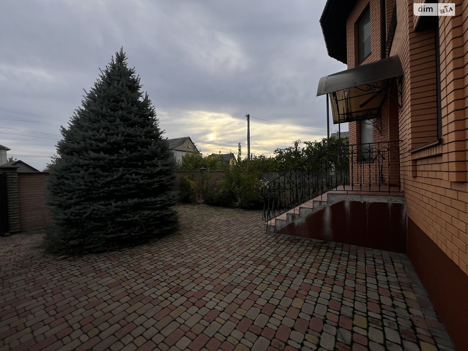 двухэтажный дом с верандой, 177 кв. м, кирпич. Сдается помесячно в Гатном фото 1 двухэтажный дом с верандой, 177 кв. м, кирпич. Сдается помесячно в Гатном фото 1