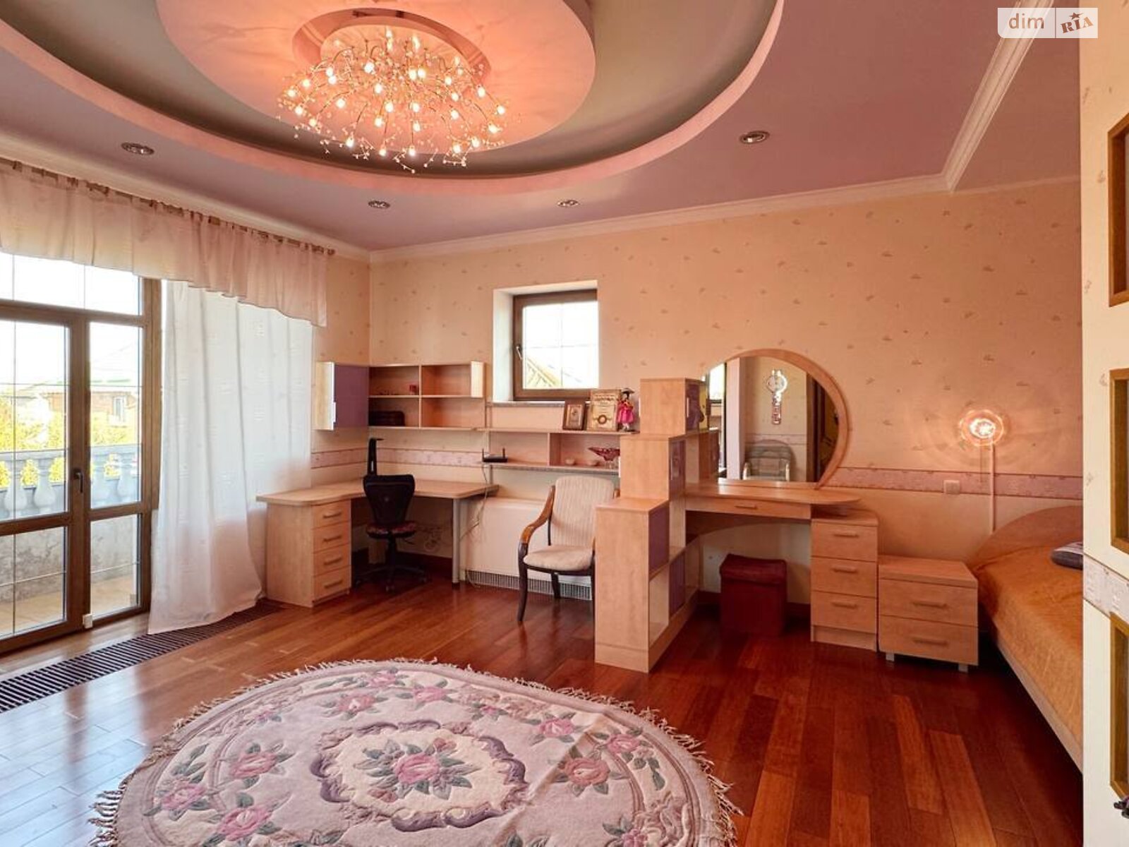 триповерховий будинок з гаражем, 500 кв. м, цегла. Здається помісячно в Гатне фото 1 триповерховий будинок з гаражем, 500 кв. м, цегла. Здається помісячно в Гатне фото 1