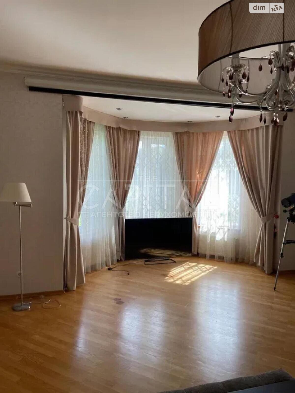 двоповерховий будинок з верандою, 380 кв. м, цегла. Здається помісячно в Гатне фото 1 двоповерховий будинок з верандою, 380 кв. м, цегла. Здається помісячно в Гатне фото 1