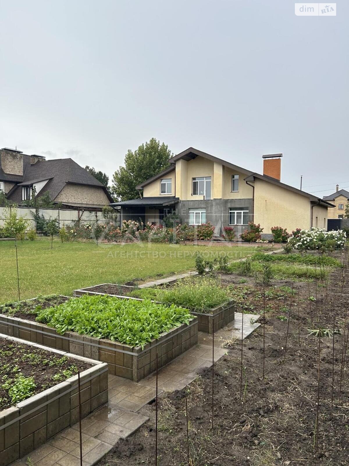 двоповерховий будинок з гаражем, 238 кв. м, кирпич. Здається помісячно в Гатне фото 1