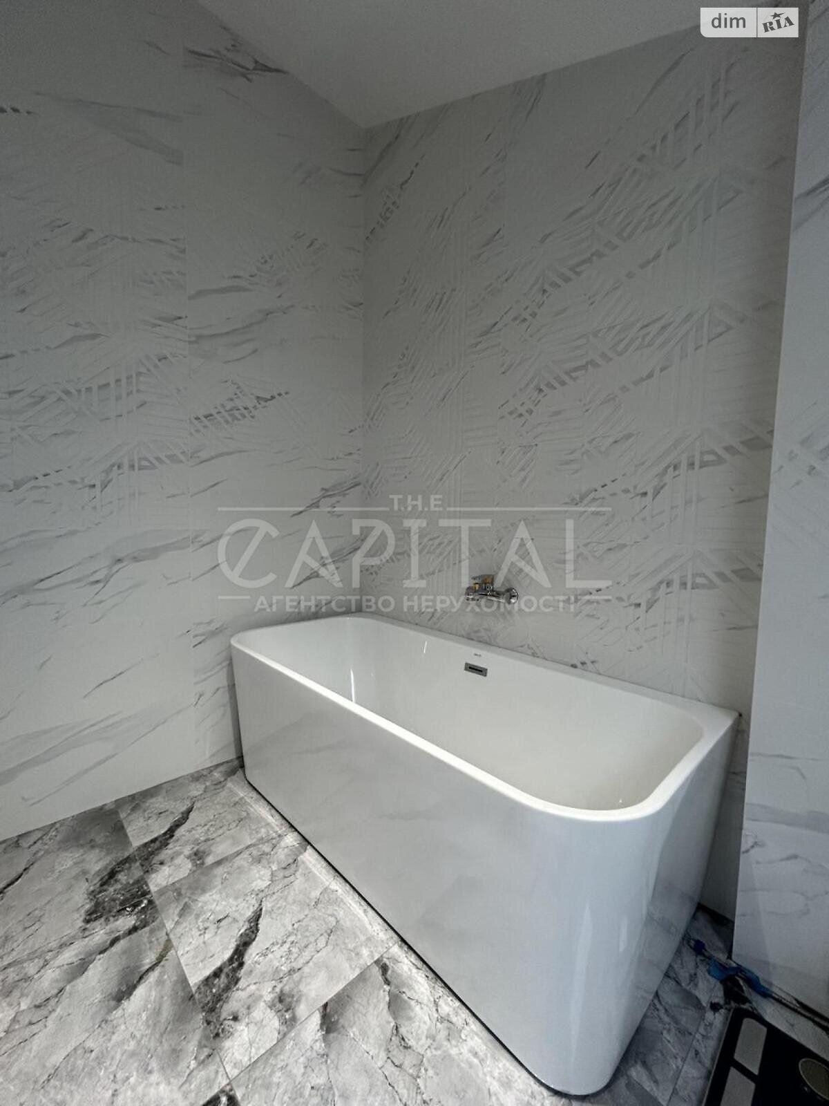 двоповерховий будинок з гаражем, 238 кв. м, кирпич. Здається помісячно в Гатне фото 1